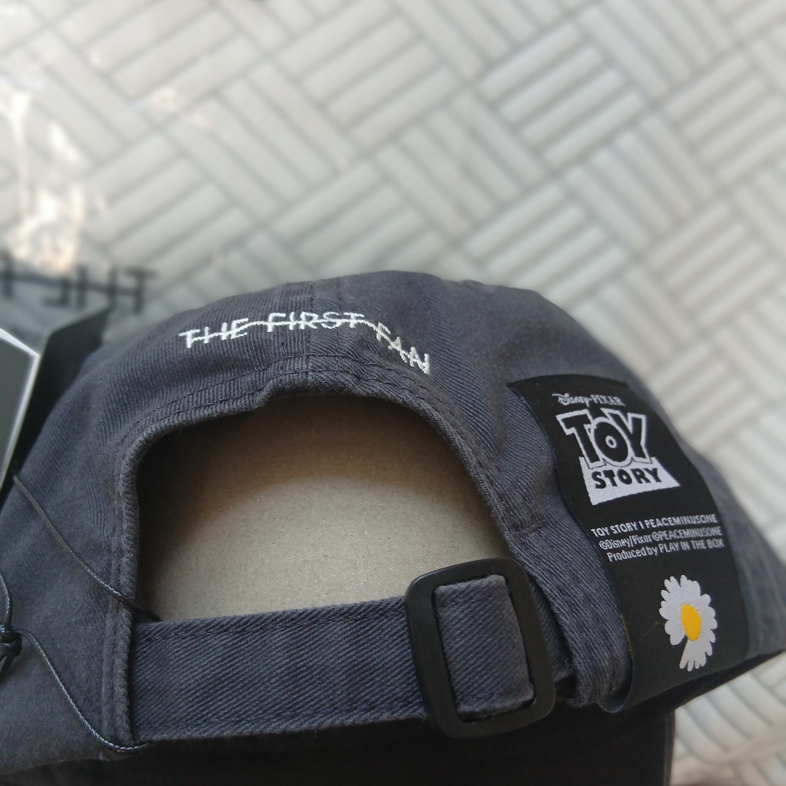 Peaceminusone x Toy Story The First Fan Cap 01 Dark Grey 착용 스타일 - 6