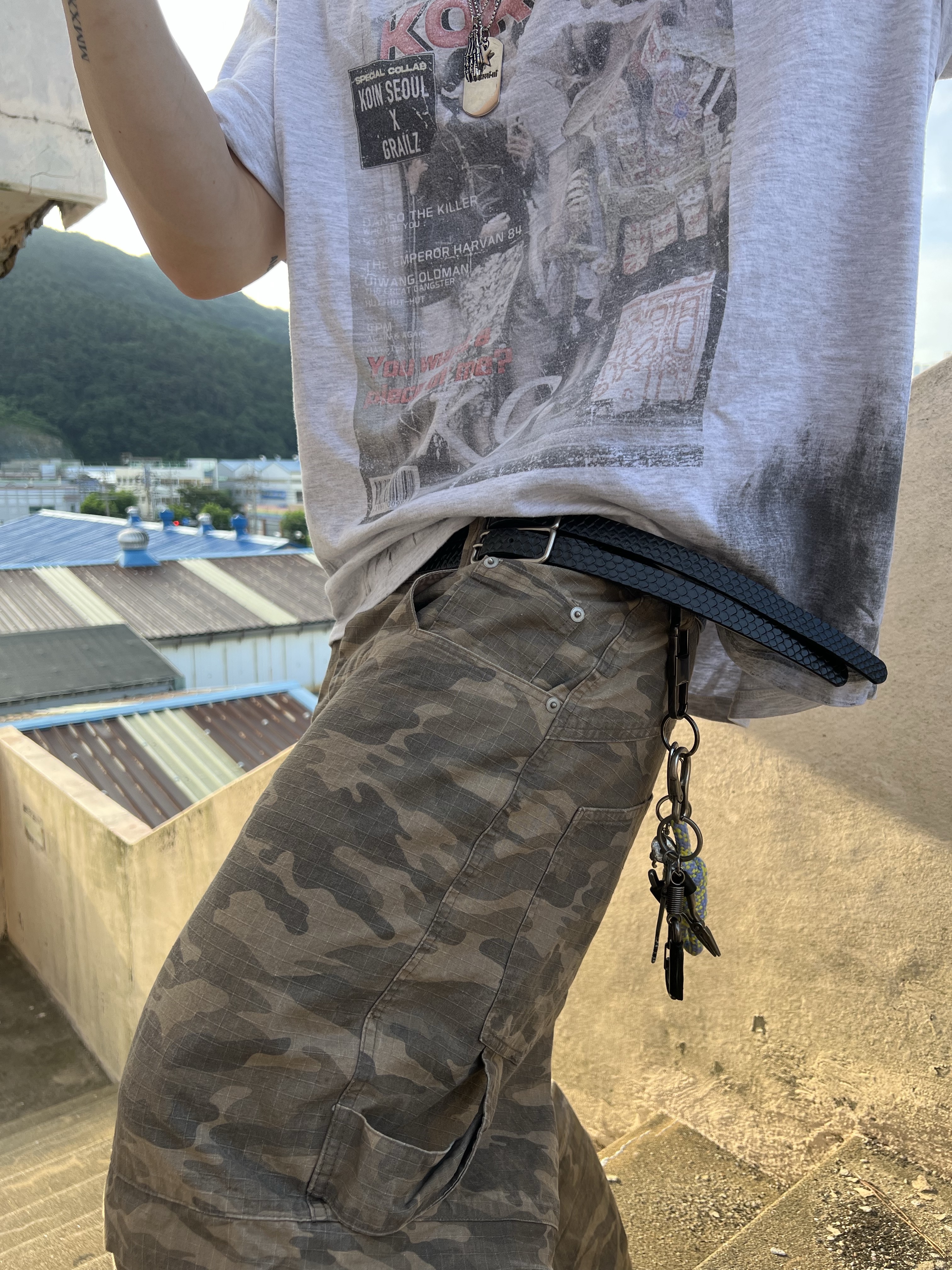 Epr. Layer Double Strap Belt, [KREAM Exclusive] Kamien Titan Baggy Pants Kream Camo 착용 스타일 - 3