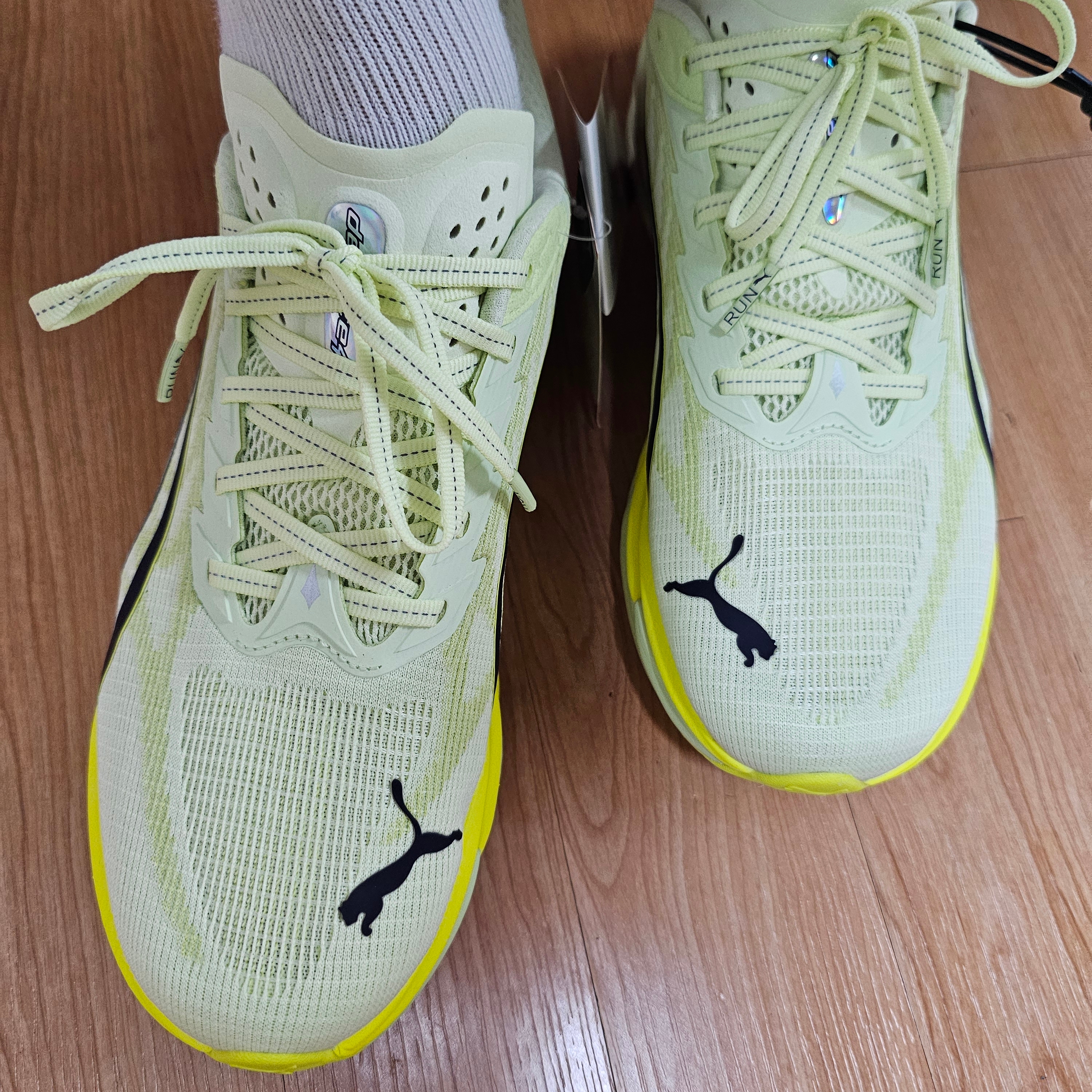 Puma Deviate Nitro 4 Wide Apple Spritz Lux Lime 착용 스타일