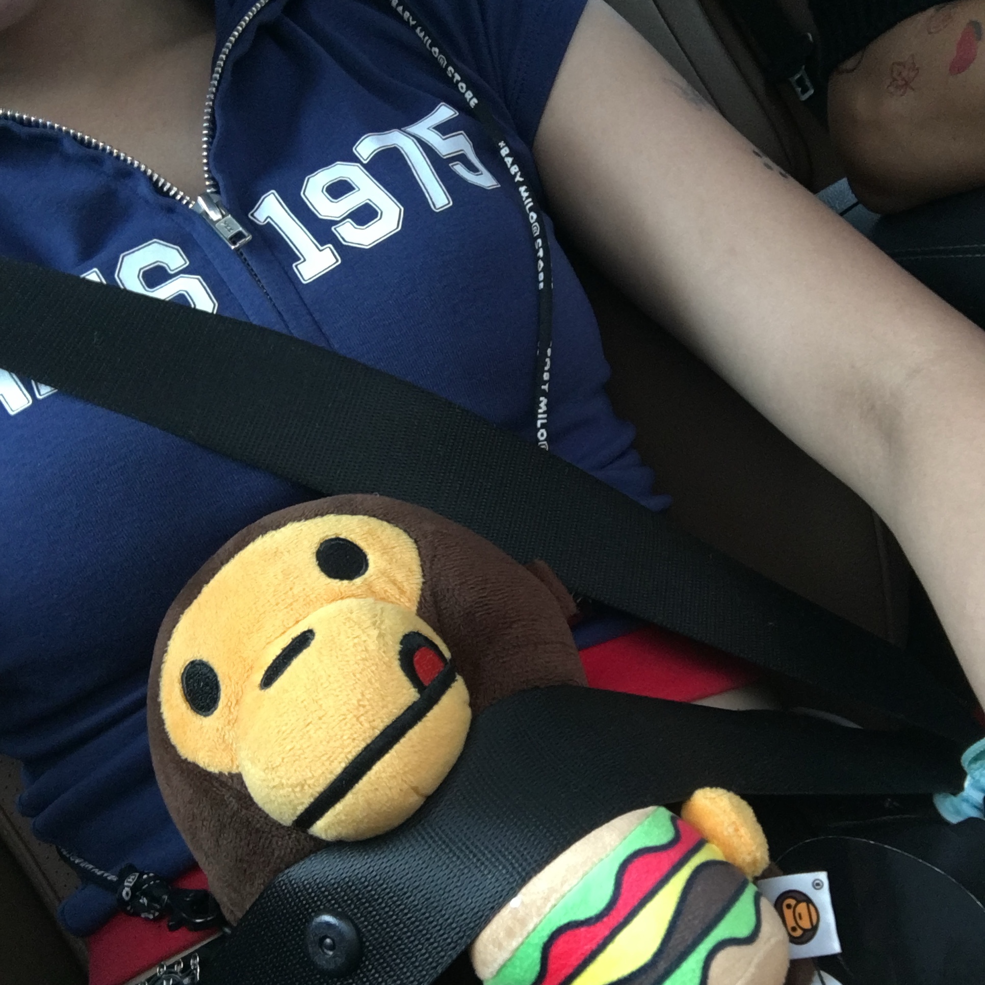 BAPE Baby Milo Mobile Bag 1 Brown 착용 스타일 - 1
