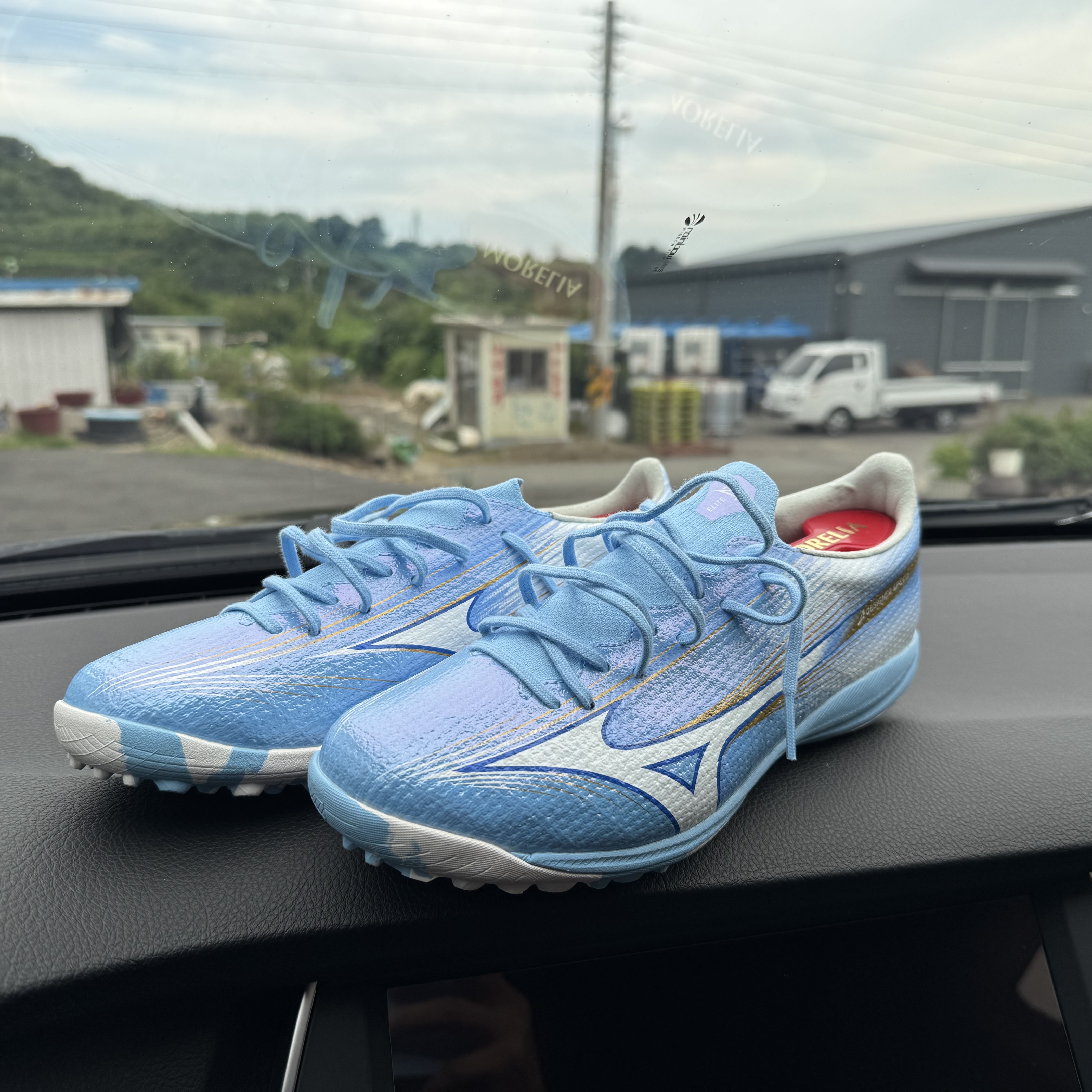 Mizuno Alpha III Elite AS Blue White 착용 스타일 - 2