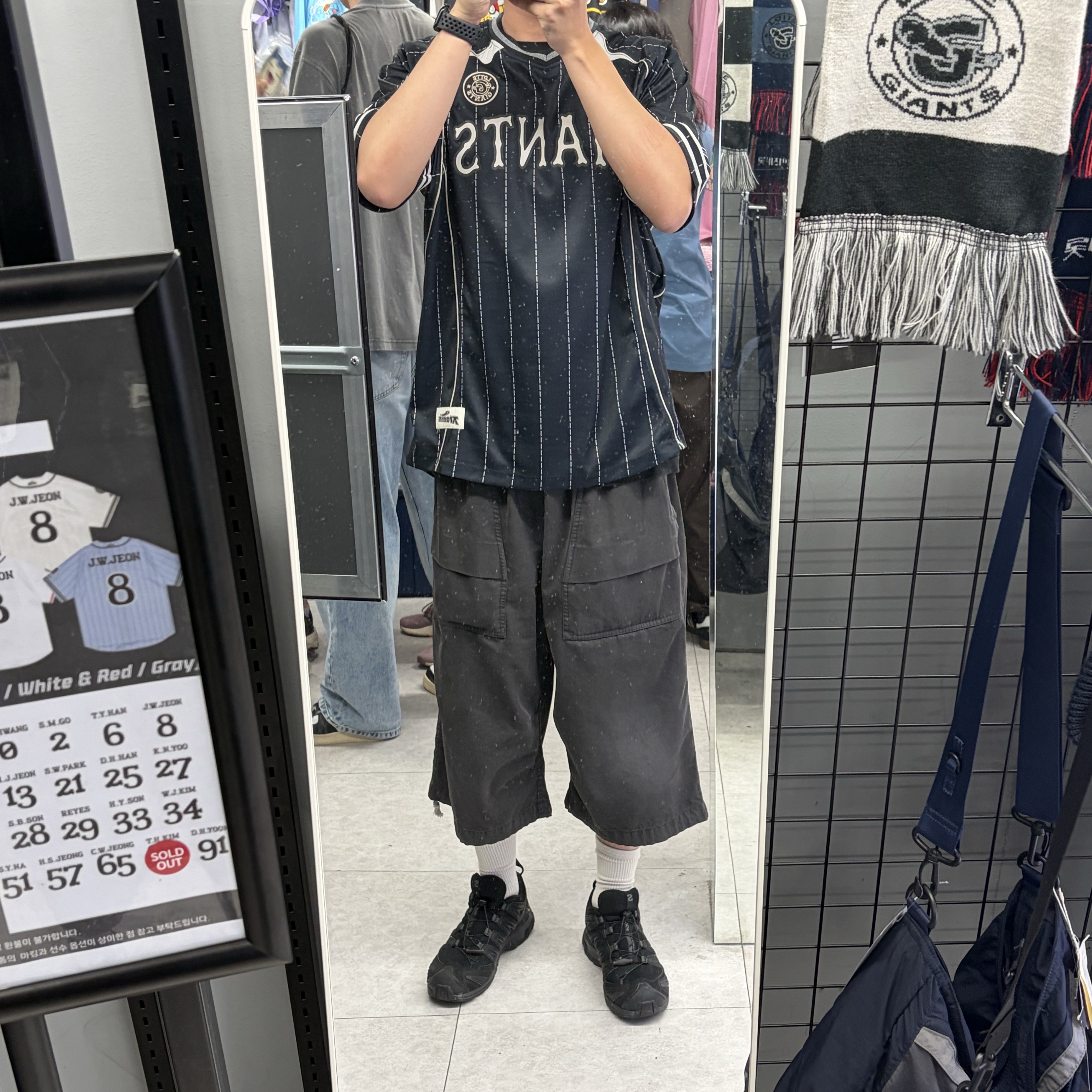 Polyteru x Lotte Giants 1/2 Jersey Black 착용 스타일