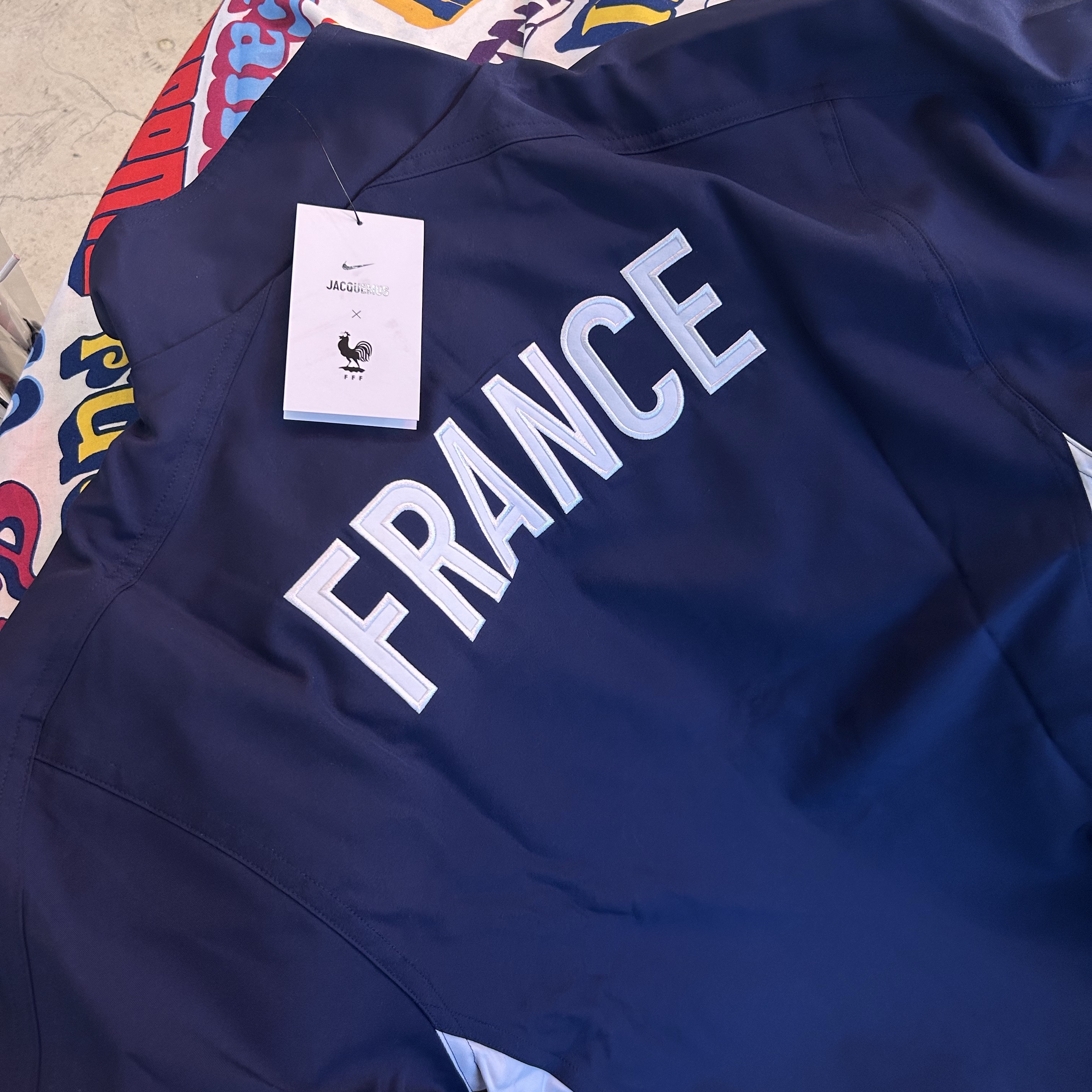 Nike x Jacquemus France Reissue Track Jacket Blackened Blue White (IQ3857-498) 착용 스타일 - 5