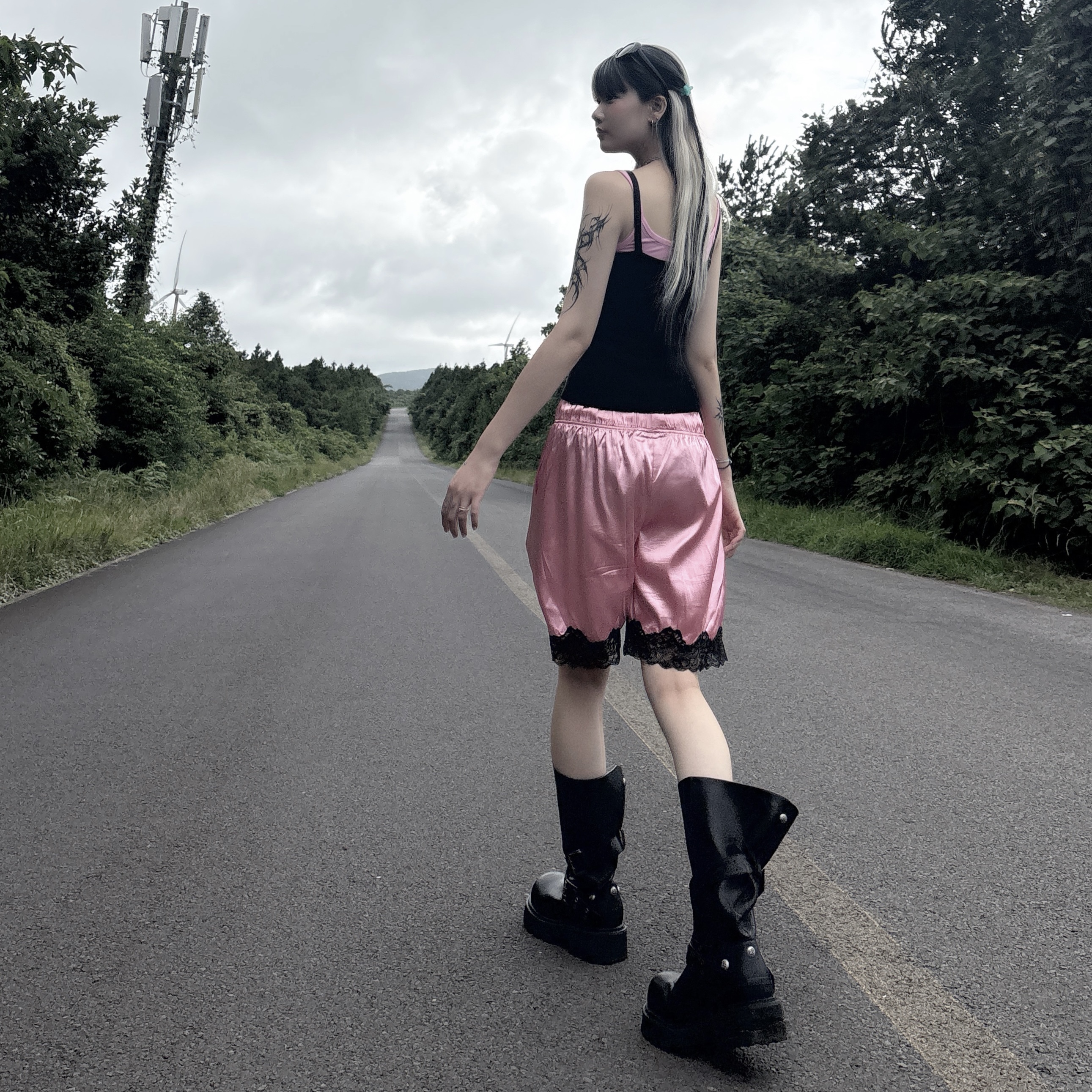 Sculptor Sweet Kitty Tank Top Acid Pink 착용 스타일 - 6