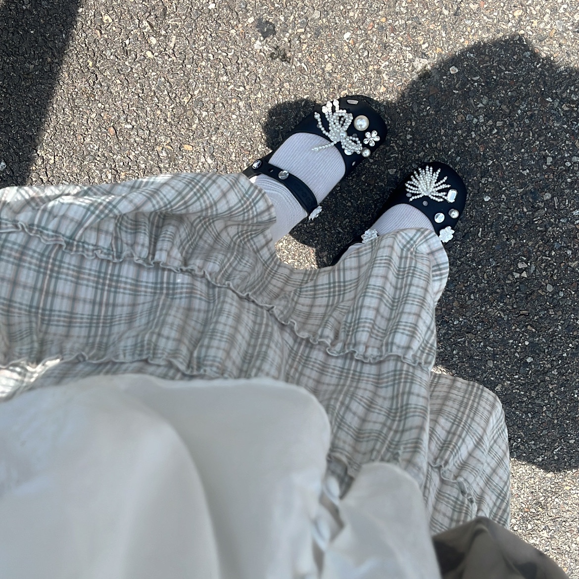 (W) Crocs Classic Ballet Black 착용 스타일 - 2