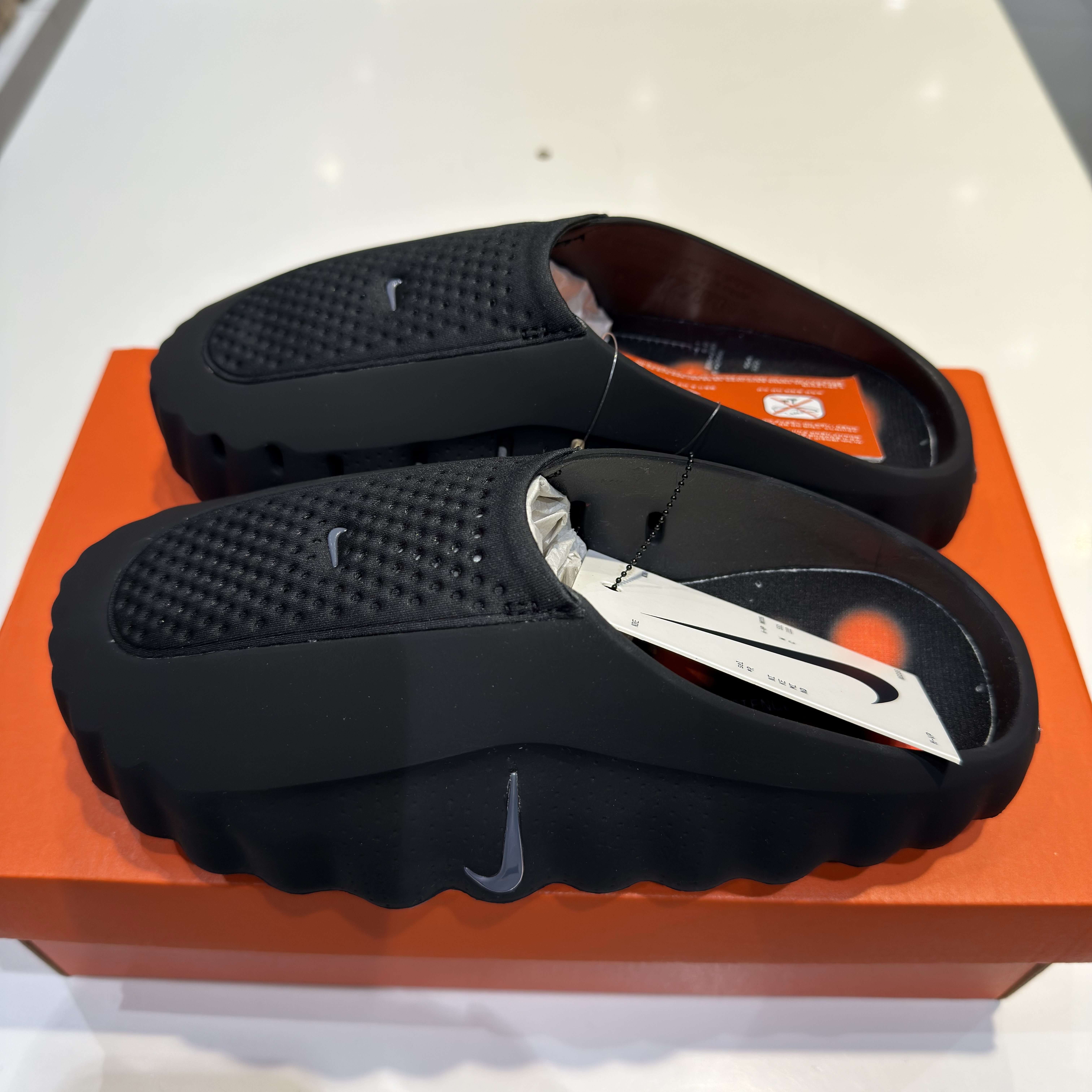 Nike Mind 001 Black Chrome 착용 스타일 - 2
