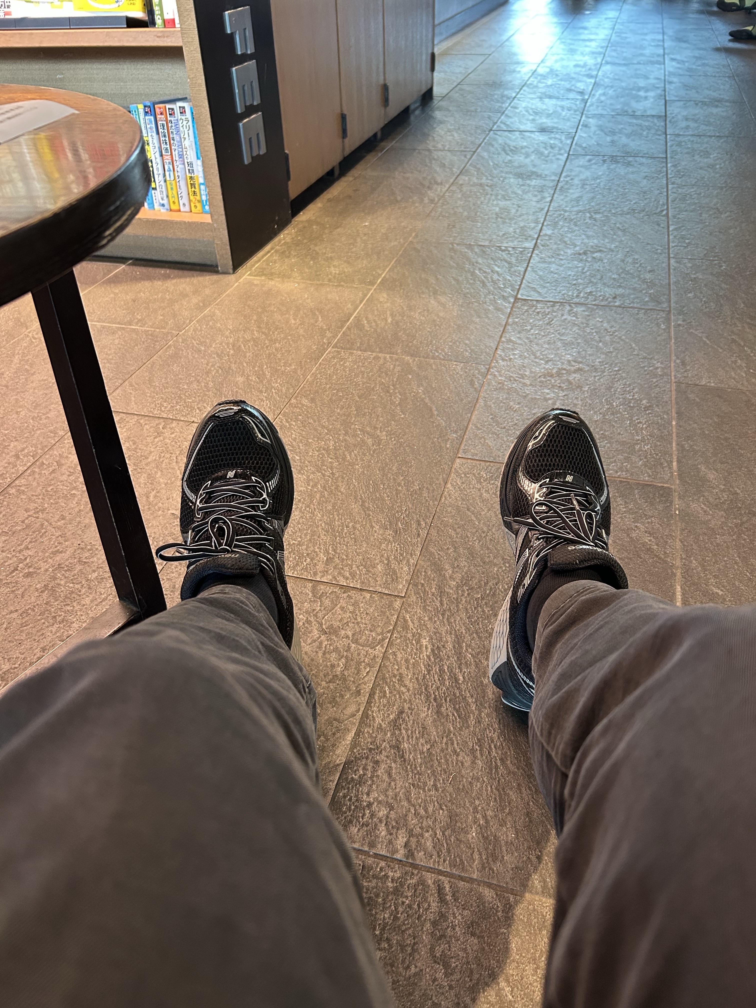 New Balance 860v2 Black Grey 착용 스타일