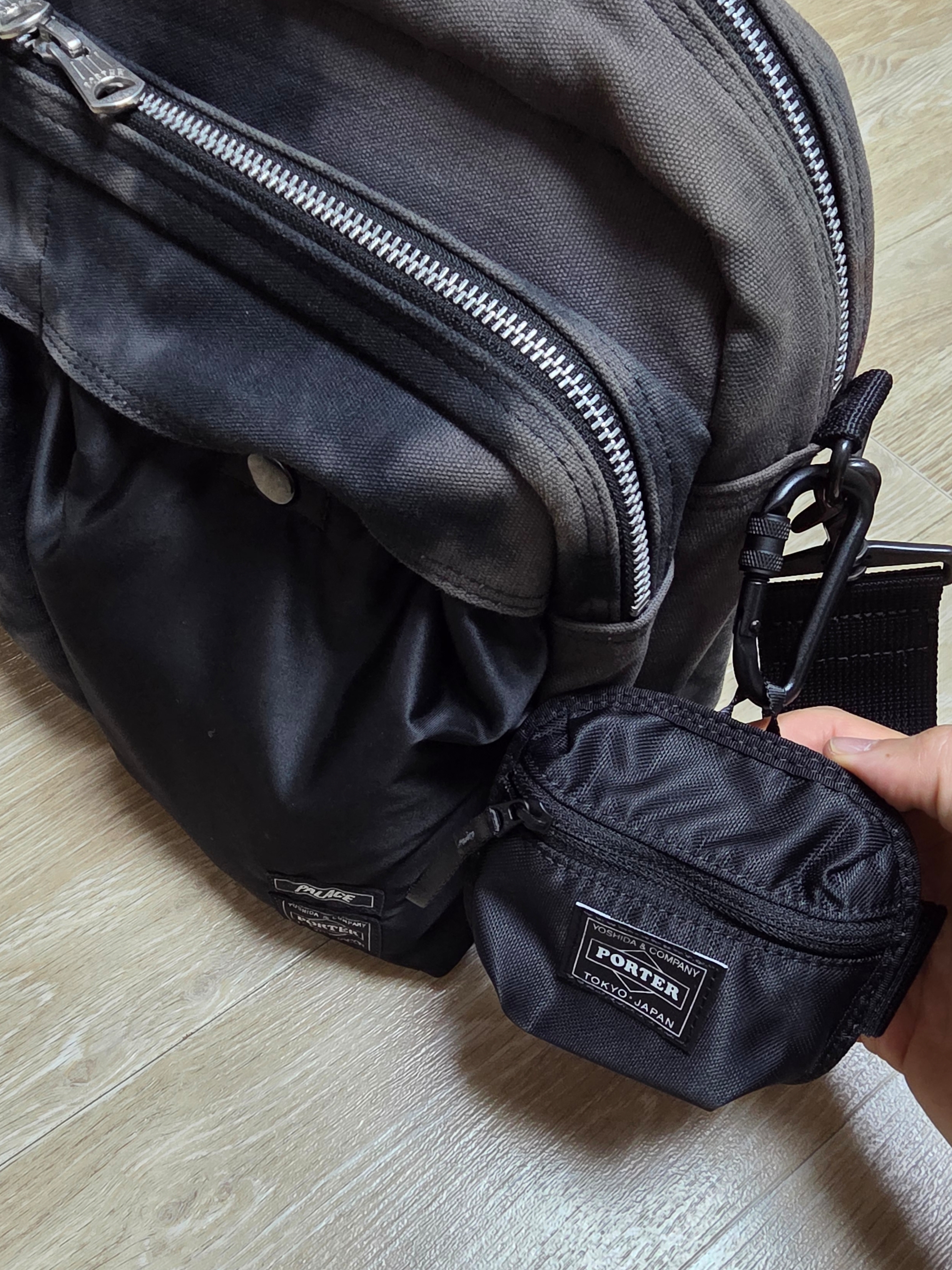 Porter x Palace 2Way Shoulder Bag Black, Porter Coin & Card Case Orange 착용 스타일