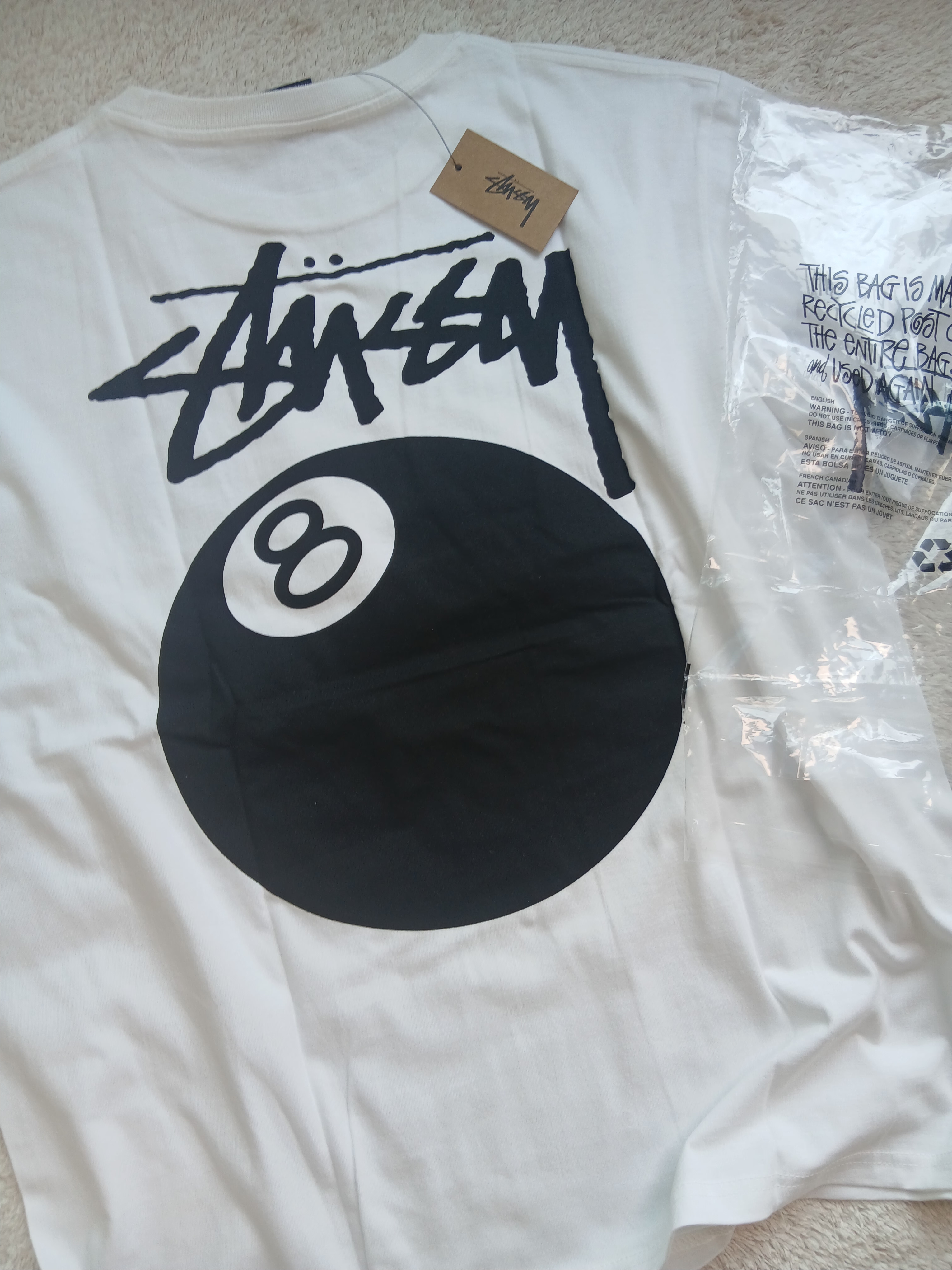 Stussy 8 Ball T-Shirt White 착용 스타일 - 1