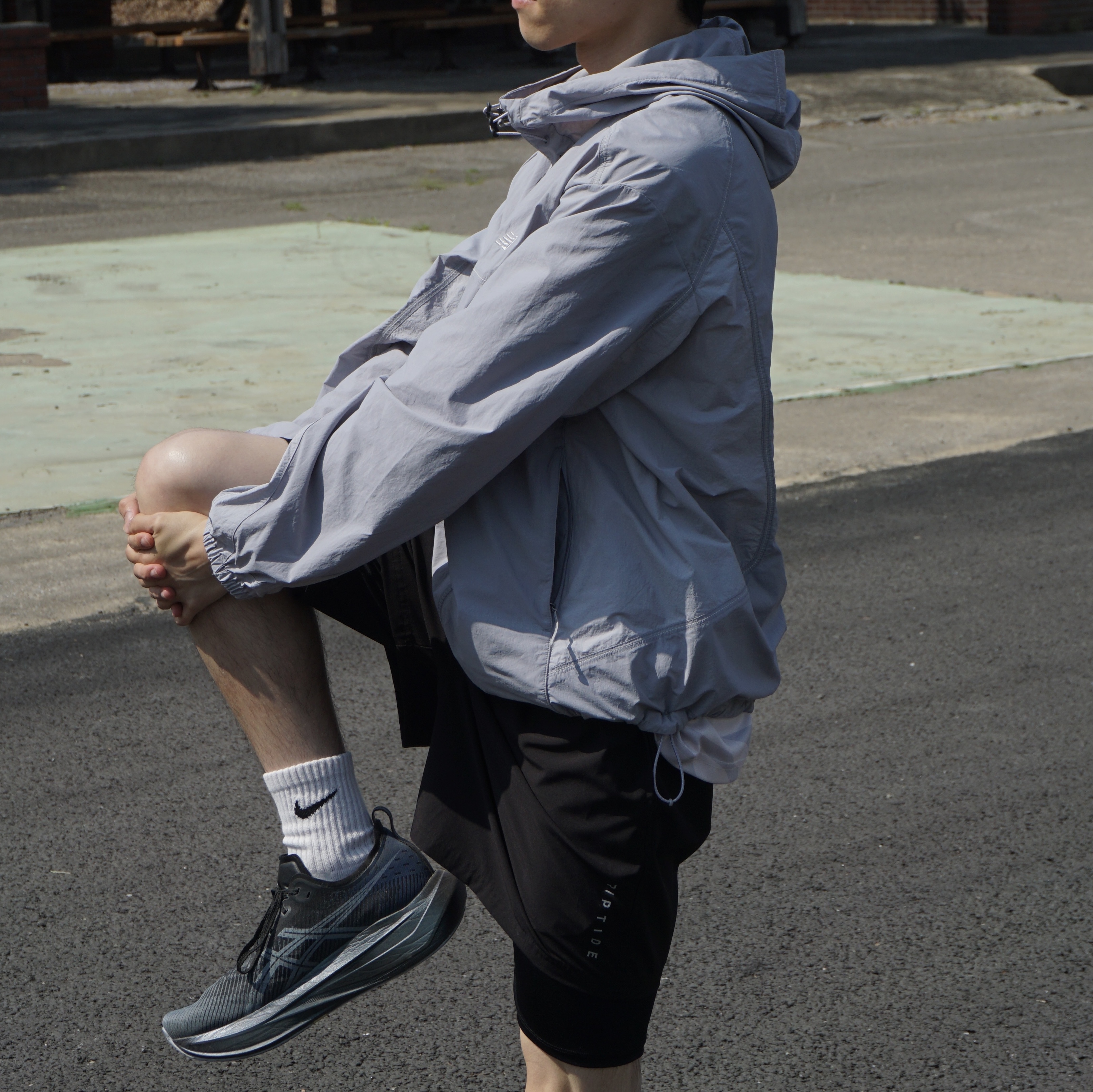 Asics Megablast Black White 착용 스타일 - 3