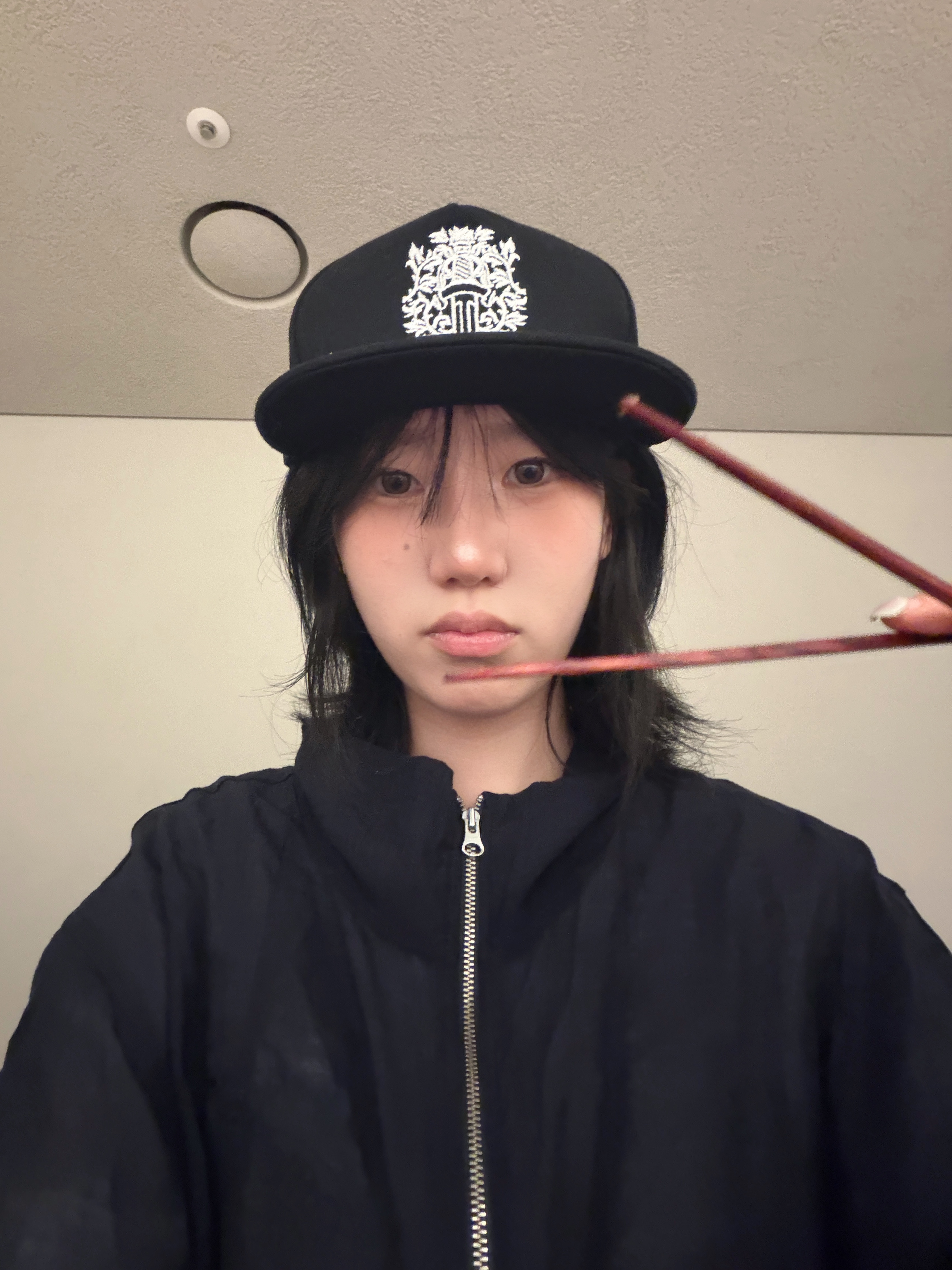 Chrome Hearts Dagger Denim Baseball Hat Black White 착용 스타일 - 2
