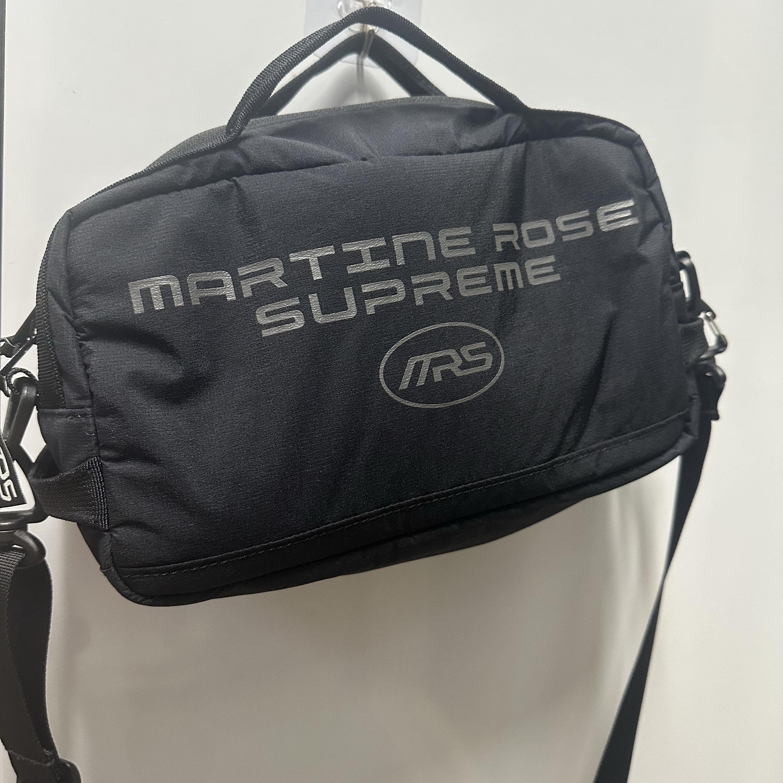 Supreme x Martine Rose Mini Duffle Bag Black - 24FW 착용 스타일 - 2