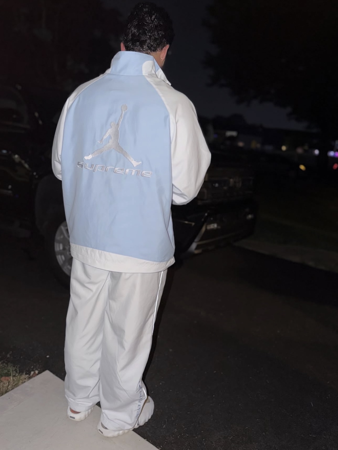 Supreme x Jordan Track Jacket White - 26SS 착용 스타일 - 2