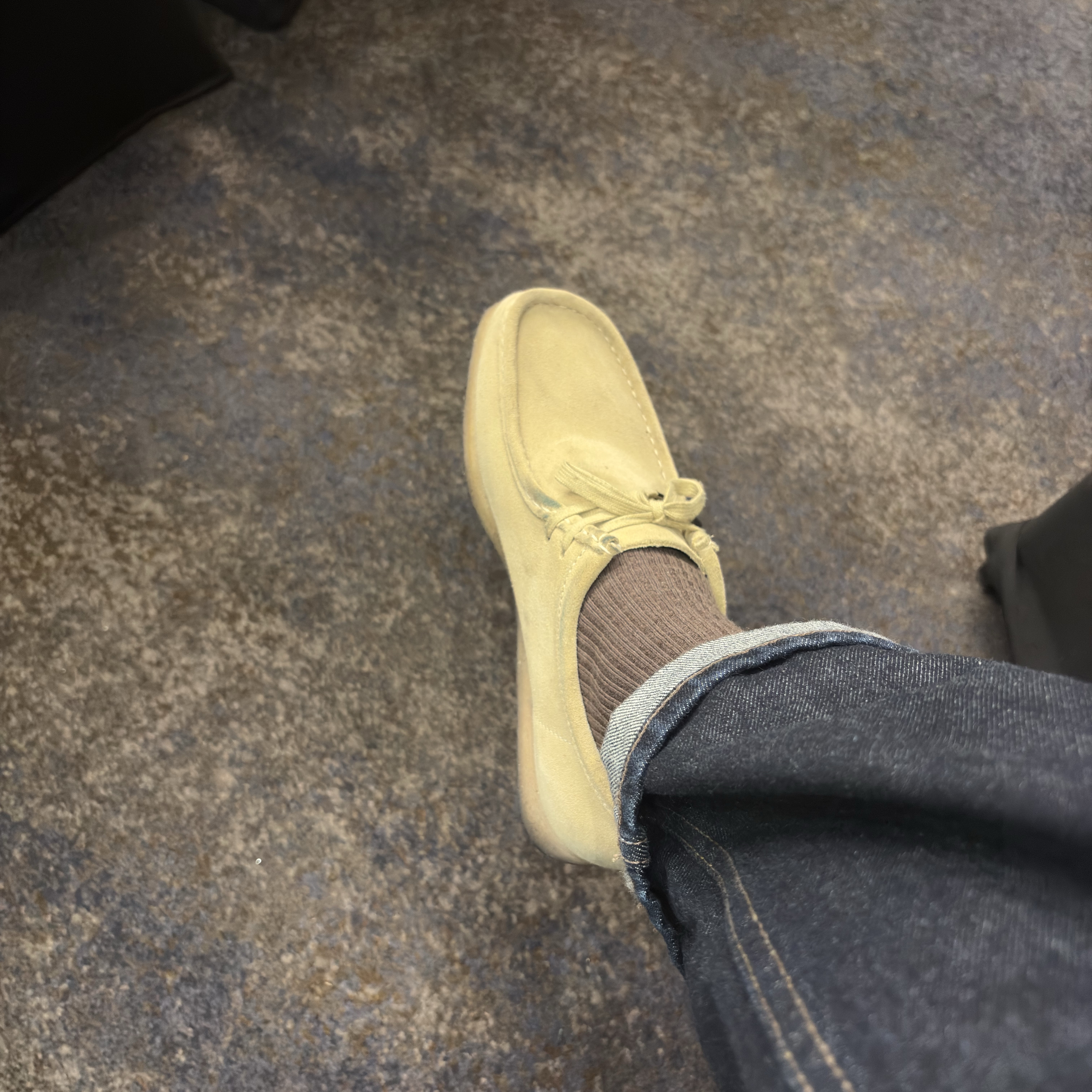 Clarks Wallabee Maple Suede 착용 스타일