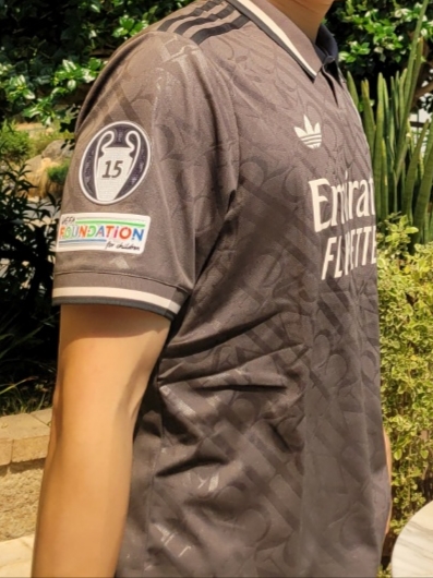 Adidas Real Madrid 2024/25 3rd Jersey Charcoal - KR Sizing (Non Marking Ver.) 착용 스타일