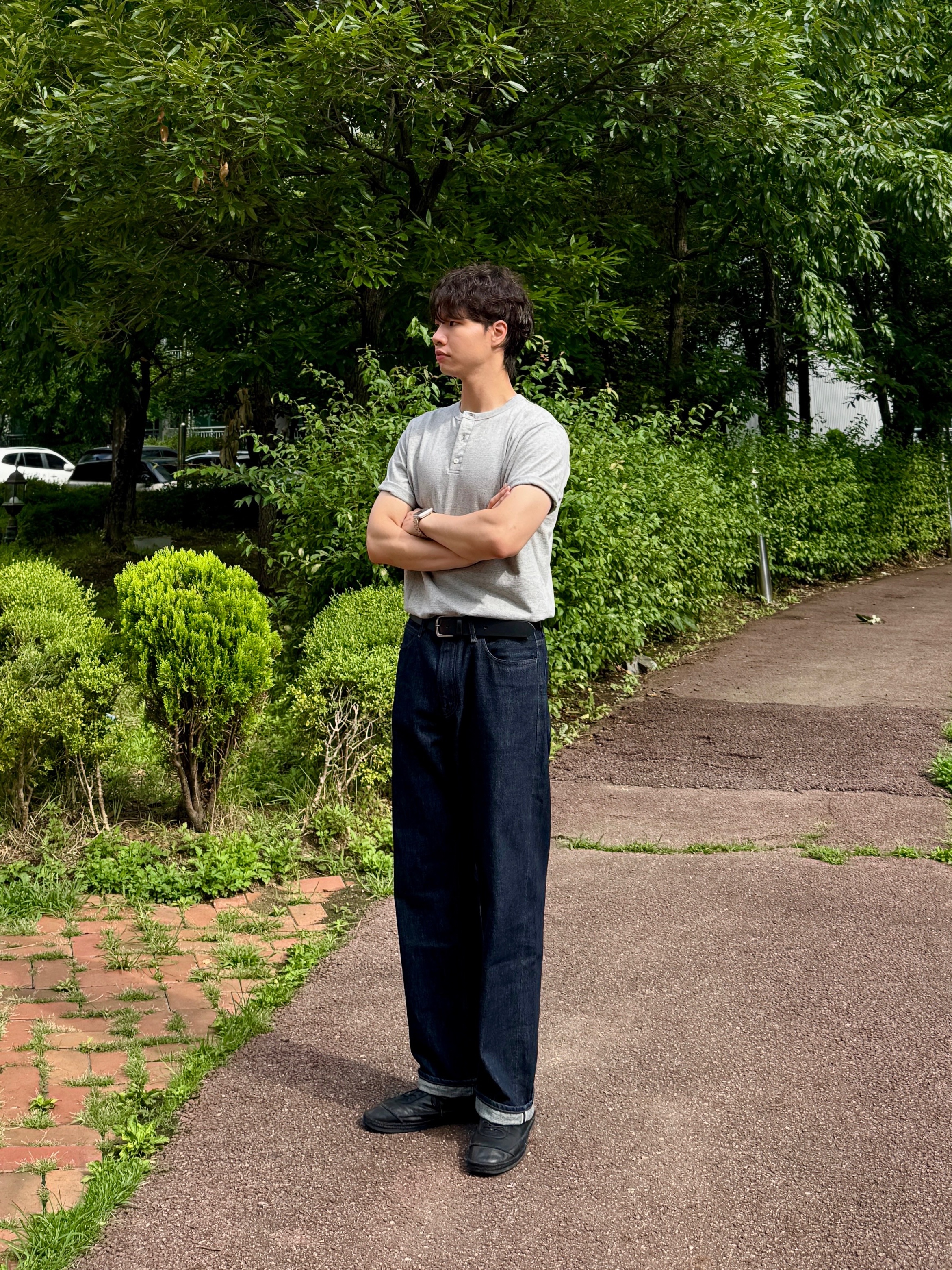 SUBCATEGORY Sub F161 Black, Uniqlo x JW Anderson Selvedge Straight Jeans Navy 착용 스타일 - 1