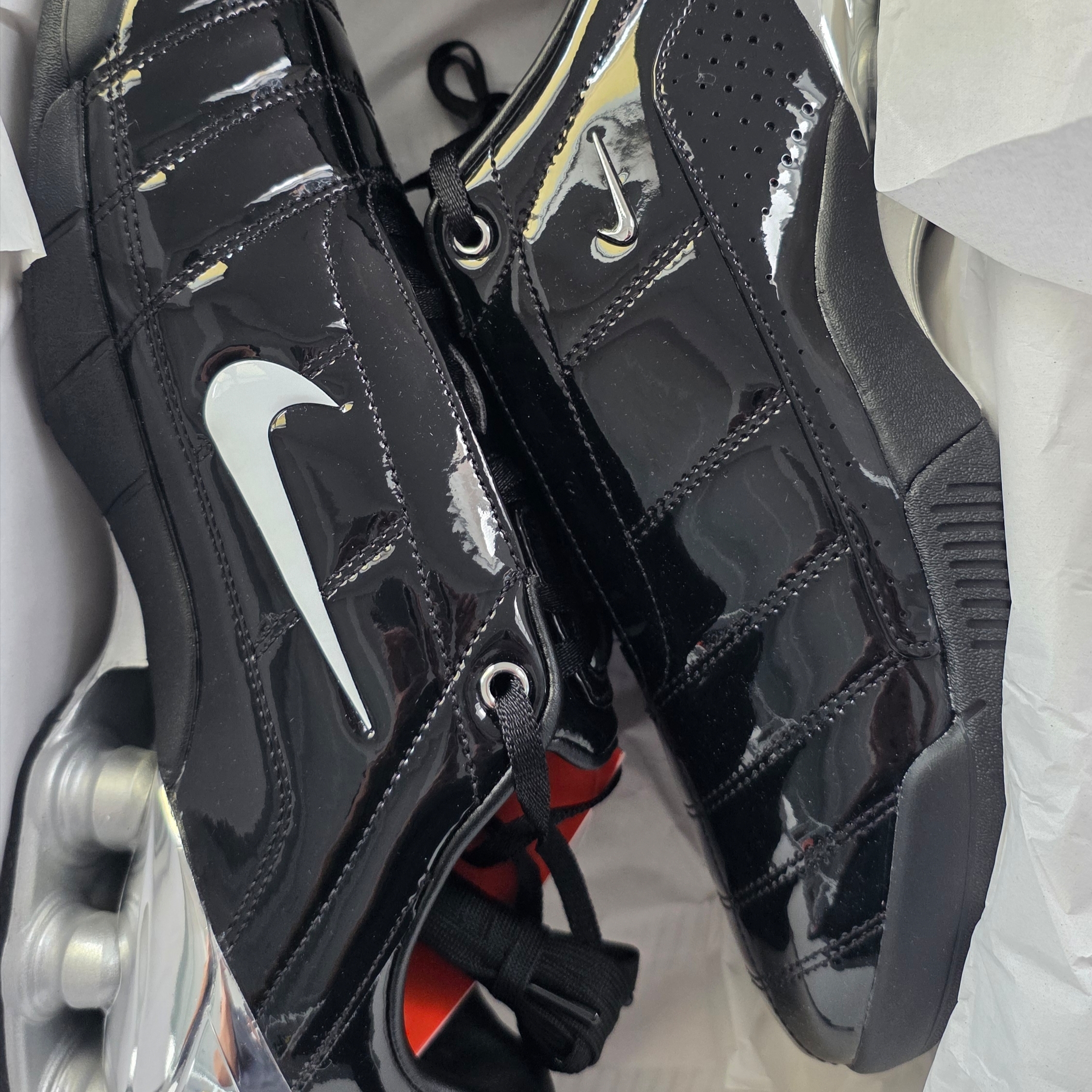 (W) Nike x Maha Amsterdam Total 90 Shox Magia Black and Metallic Silver 착용 스타일