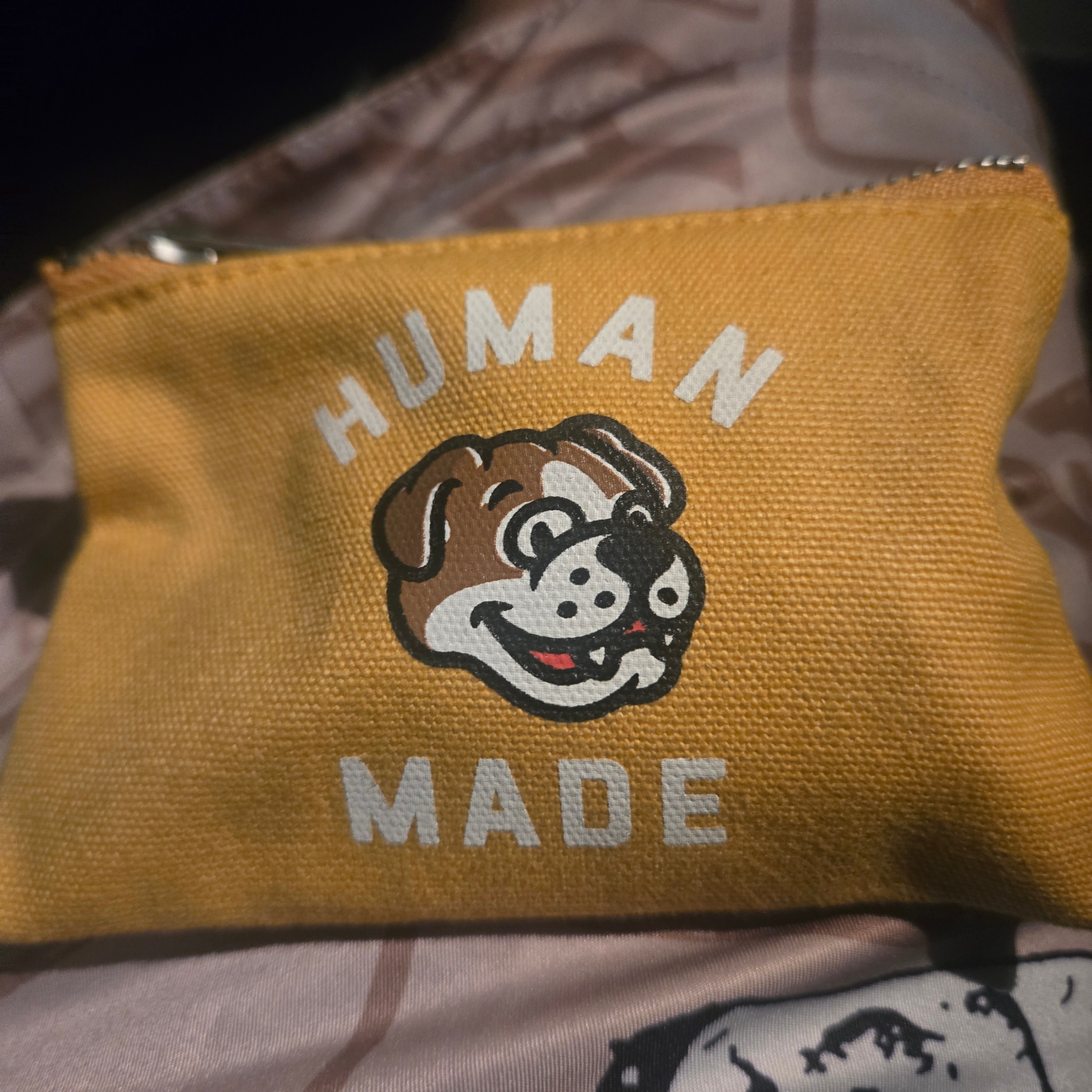 Human Made Card Case Yellow 착용 스타일