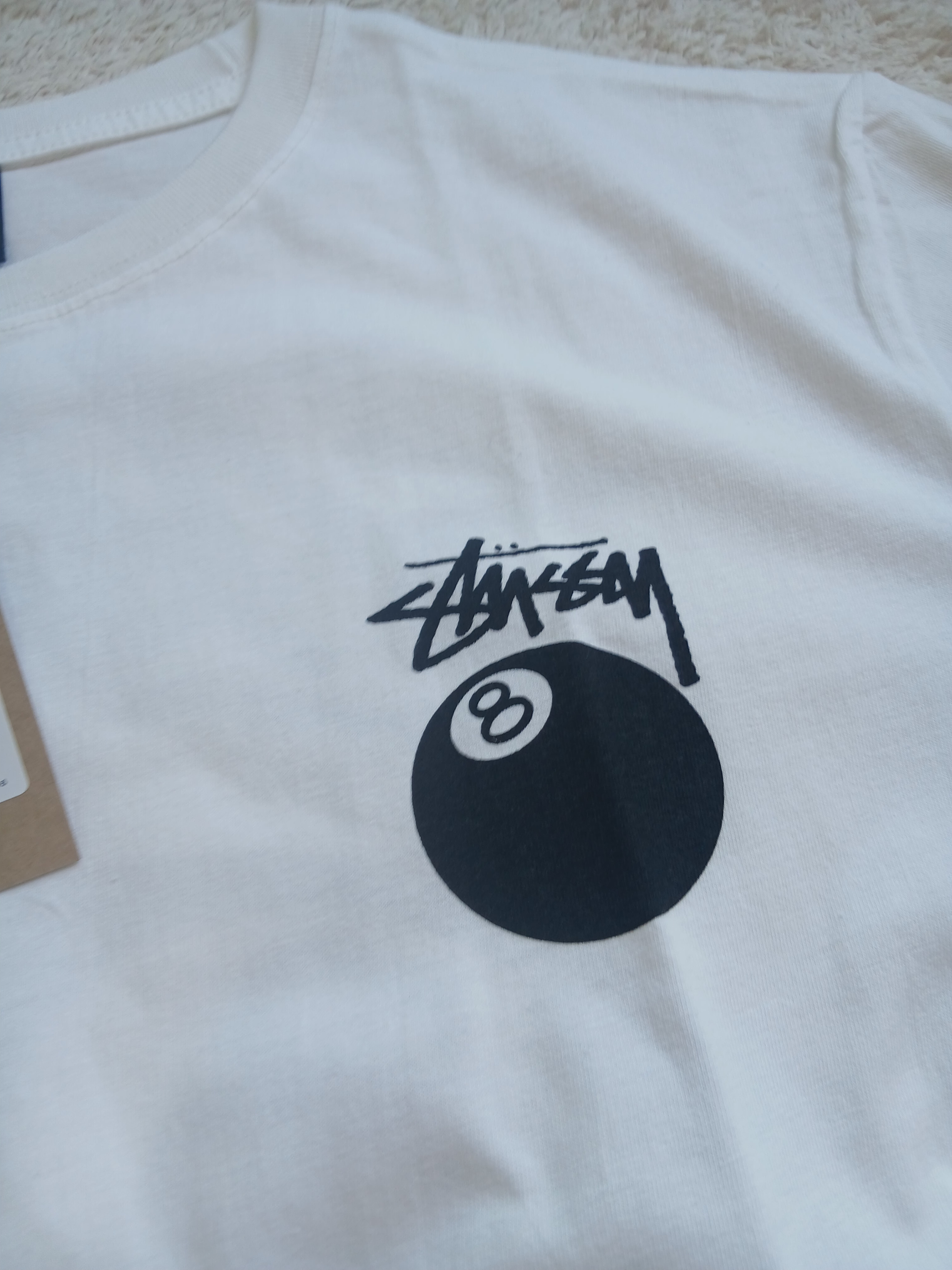 Stussy 8 Ball T-Shirt White 착용 스타일 - 2
