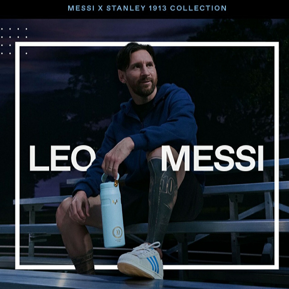 Stanley x Messi 1913 IceFlow Aerolight Flip Straw 2.0 Bottle 710ml Messi Striker Blue 착용 스타일 - 2