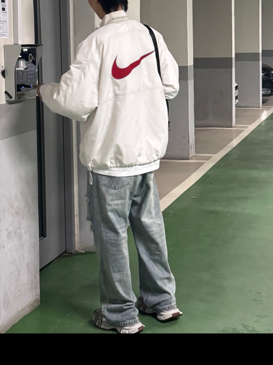 Supreme Small Box L/S T-Shirt White - 26SS, Supreme x Nike Ripstop Pullover White - 24SS 착용 스타일