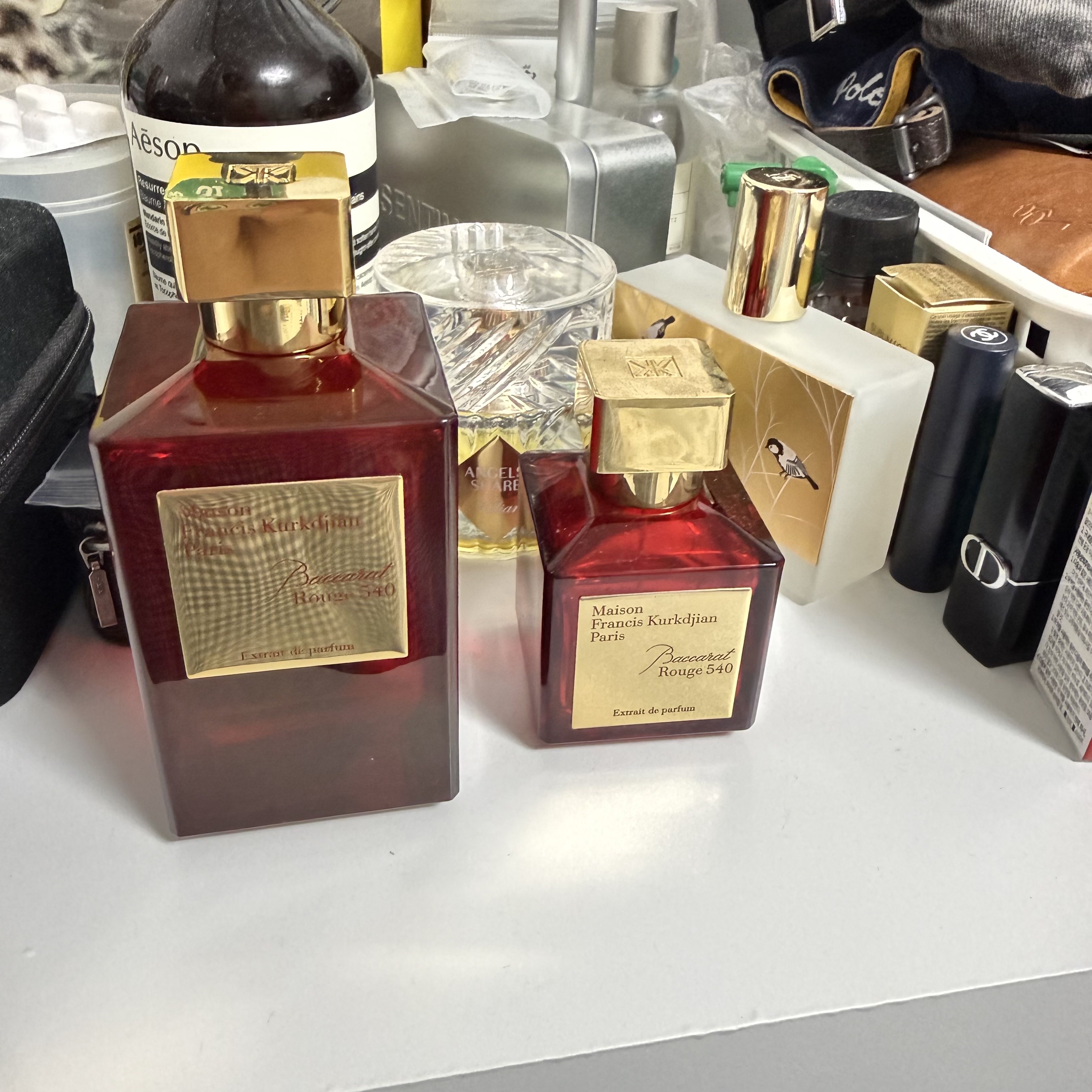 Maison Francis Kurkdjian Baccarat Rouge 540 Extrait De Parfum 200ml, Maison Francis Kurkdjian Baccarat Rouge 540 Extrait De Parfum 70ml 착용 스타일 - 2