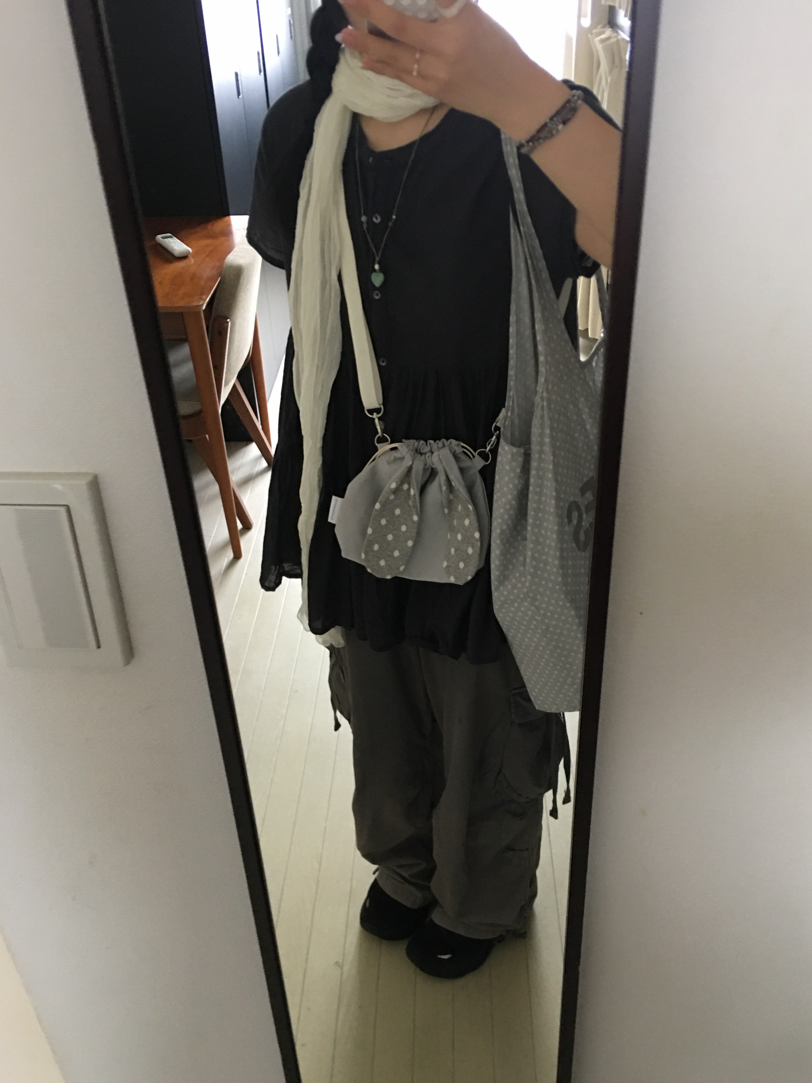 Isummerly Bunny Bag Gray Dot 착용 스타일
