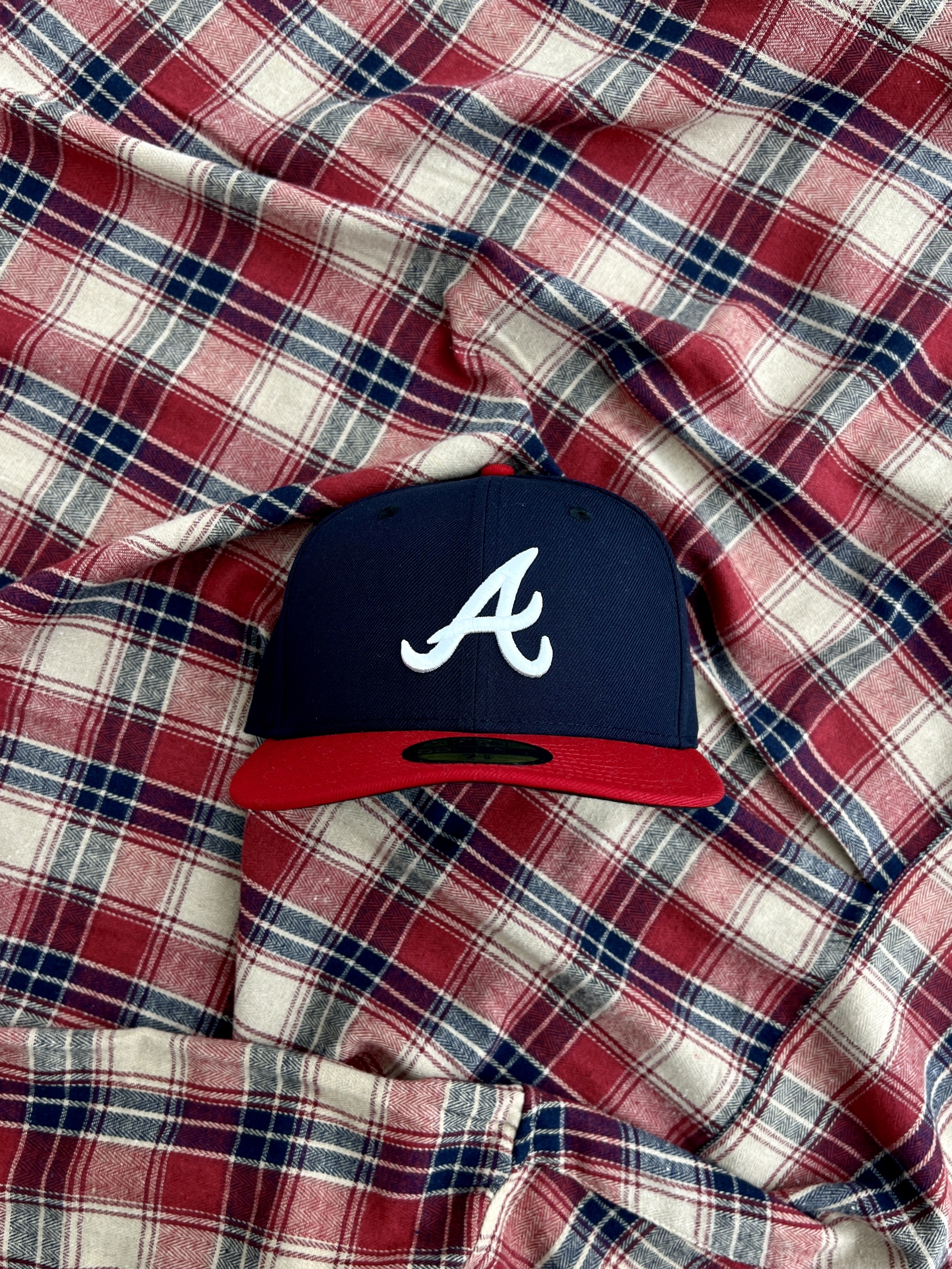 New Era MLB Atlanta Braves Basic Tone Unstructured Ball Cap Navy 착용 스타일 - 4