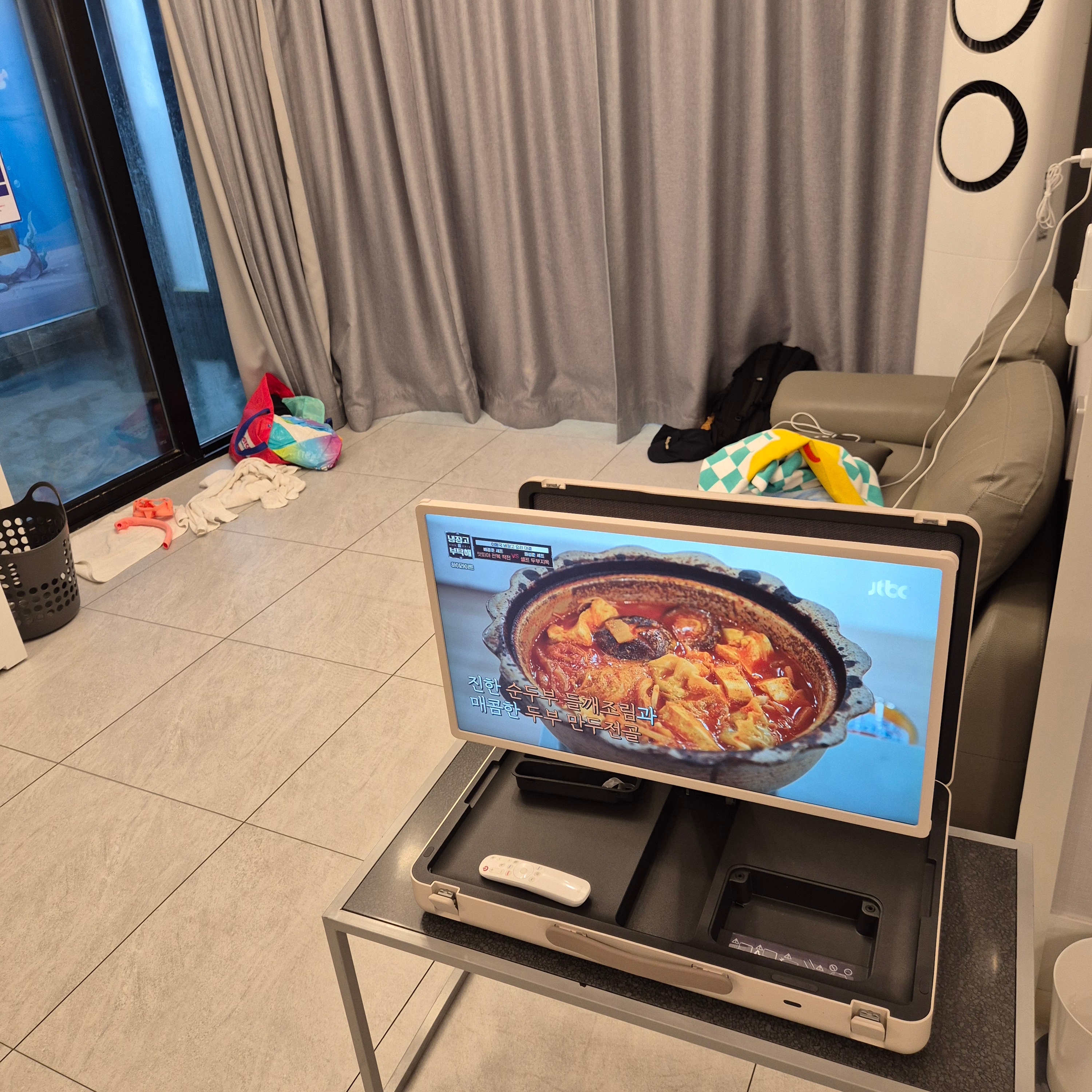 LG StandbyMe Go 27LX5QKNA 착용 스타일 - 3