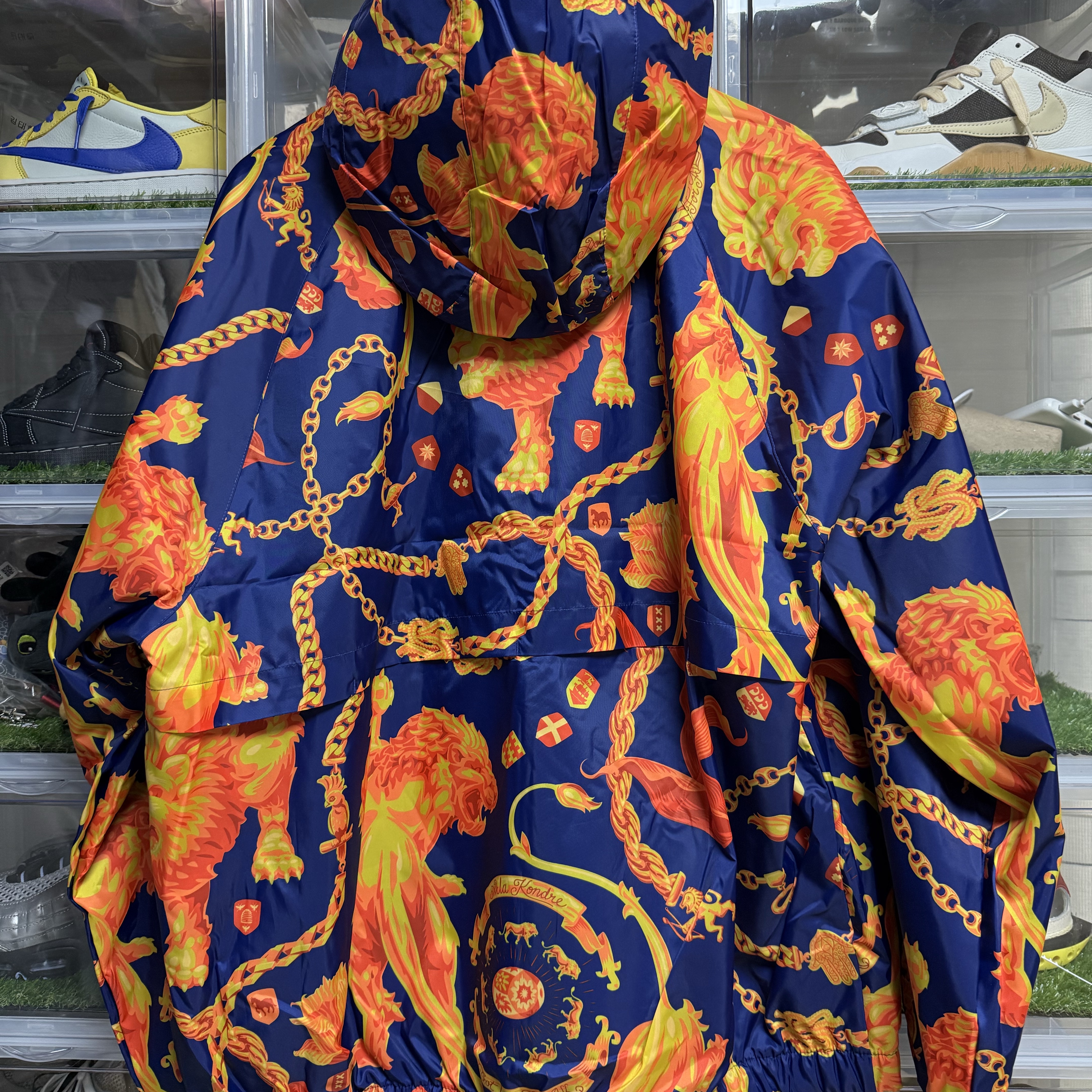 Nike x Patta Netherlands Anthem Jacket Deep Royal Blue White (IH1617-455), Nike x Slawn Nigeria Soccer Anthem Jacket Black (IH1626-010) 착용 스타일 - 4