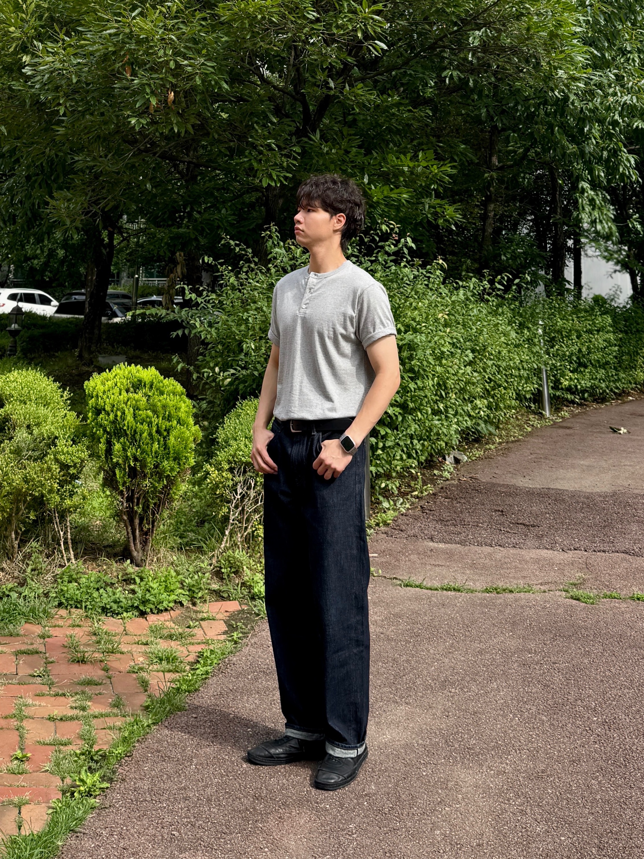 SUBCATEGORY Sub F161 Black, Uniqlo x JW Anderson Selvedge Straight Jeans Navy 착용 스타일 - 2