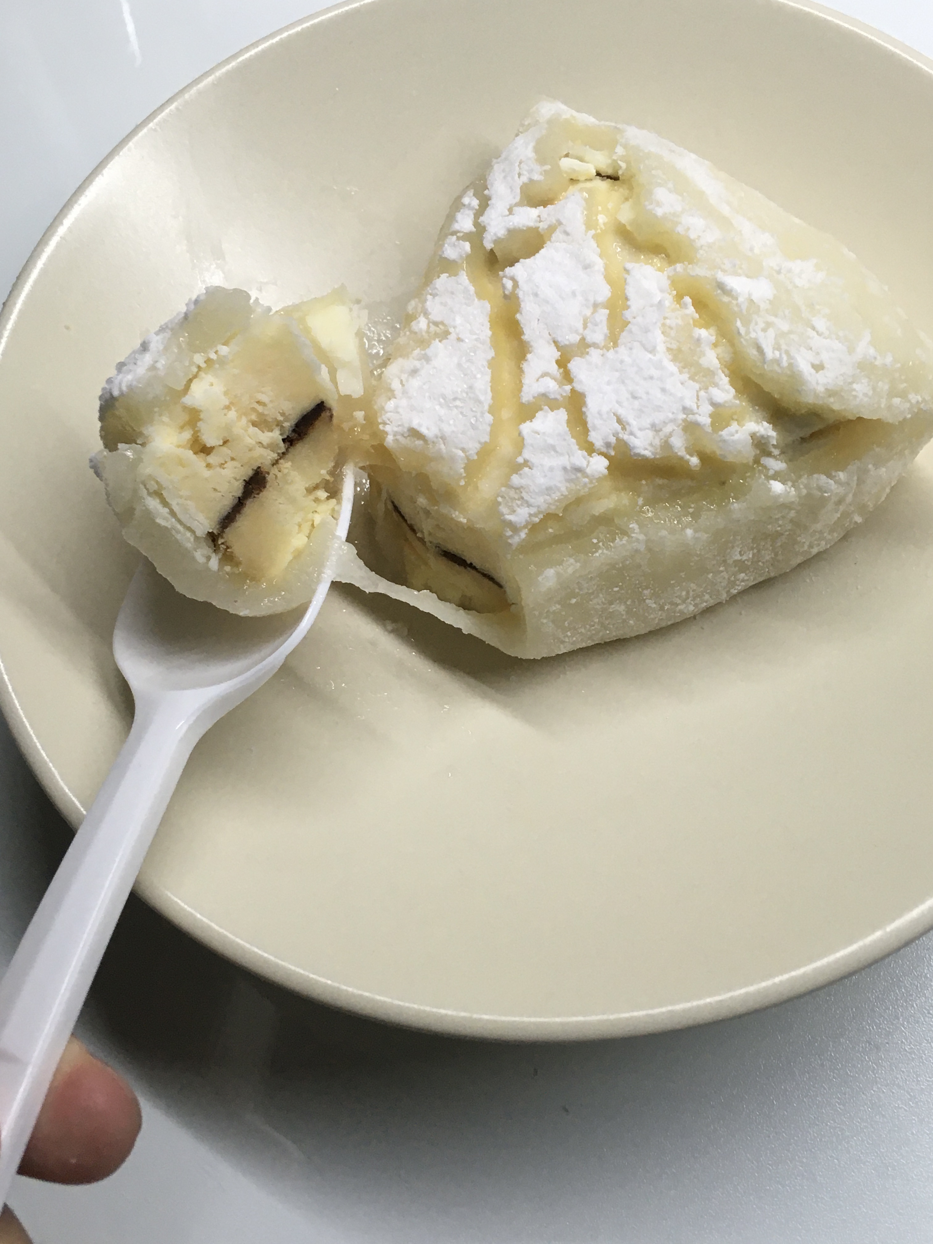 [KREAM 단독] What A Bread Mochi Cheesecake, [KREAM 단독] What A Bread Mug White 350ml 착용 스타일 - 3