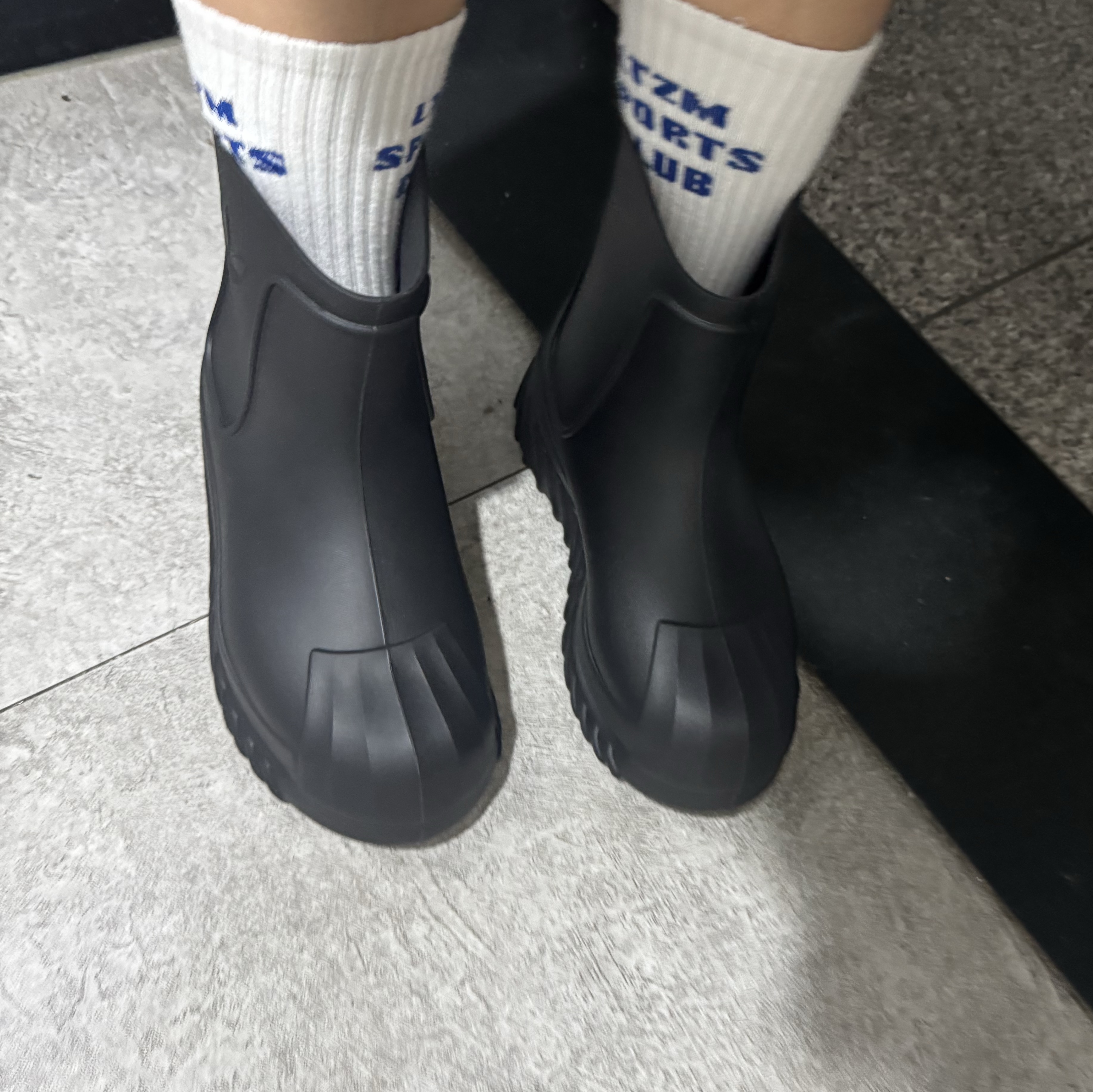 (W) Adidas Adifom Superstar Boot Black 착용 스타일