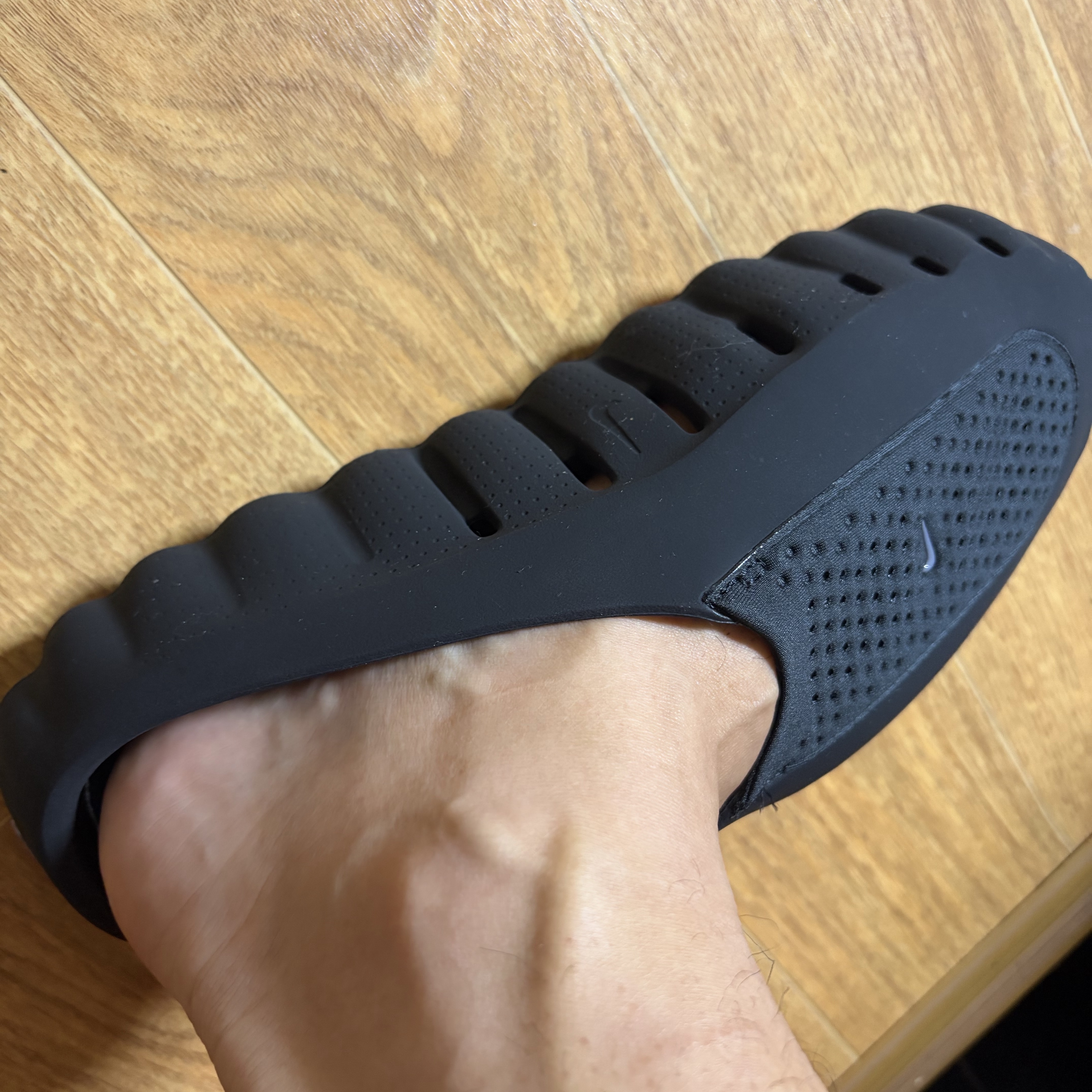 Nike Mind 001 Black Chrome 착용 스타일 - 1
