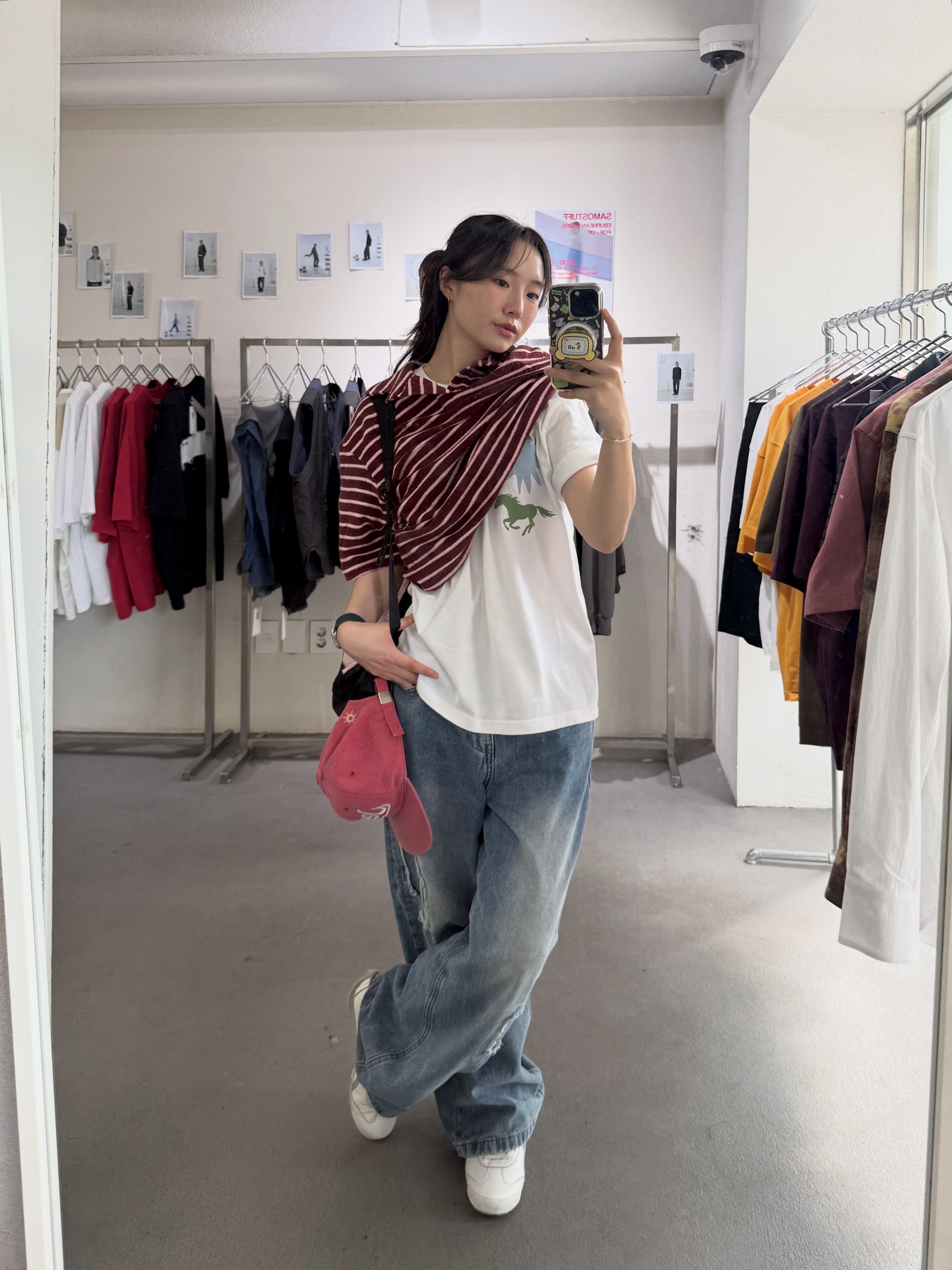 Ticket To The Moon Mini Backpack 15L Black Baby Pink, Onitsuka Tiger Mexico 66 Golf Off White Pure Silver 착용 스타일 - 1
