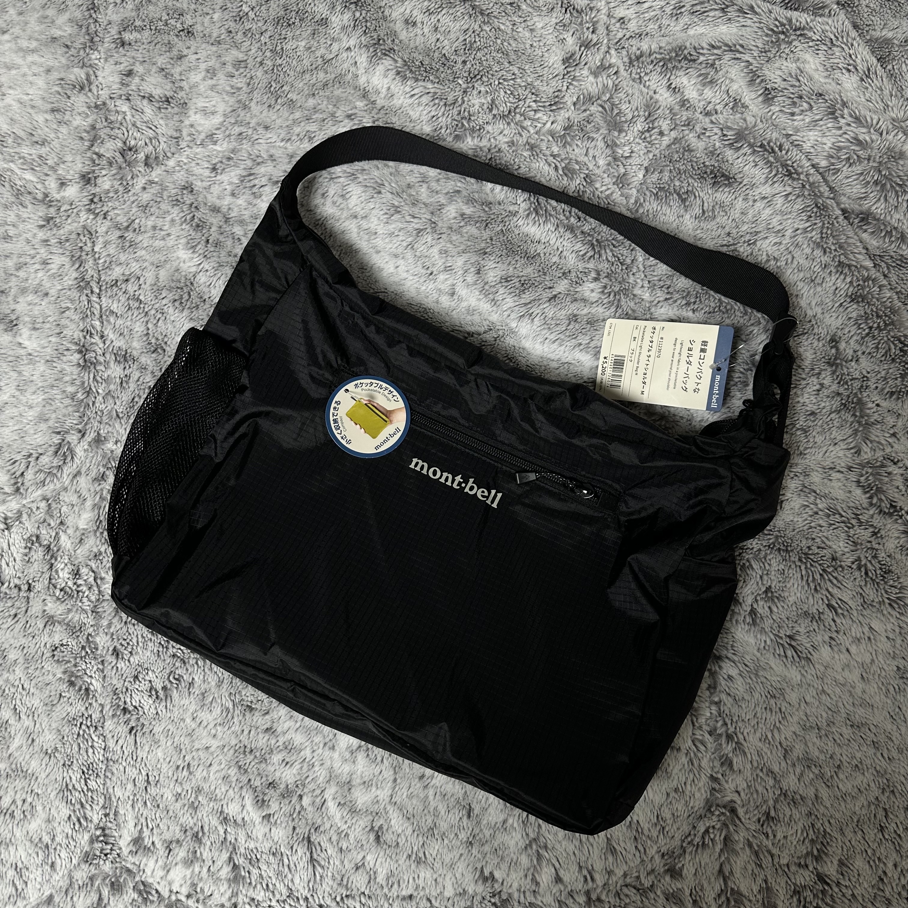 Montbell Pocketable Light Shoulder Bag Medium Black 착용 스타일