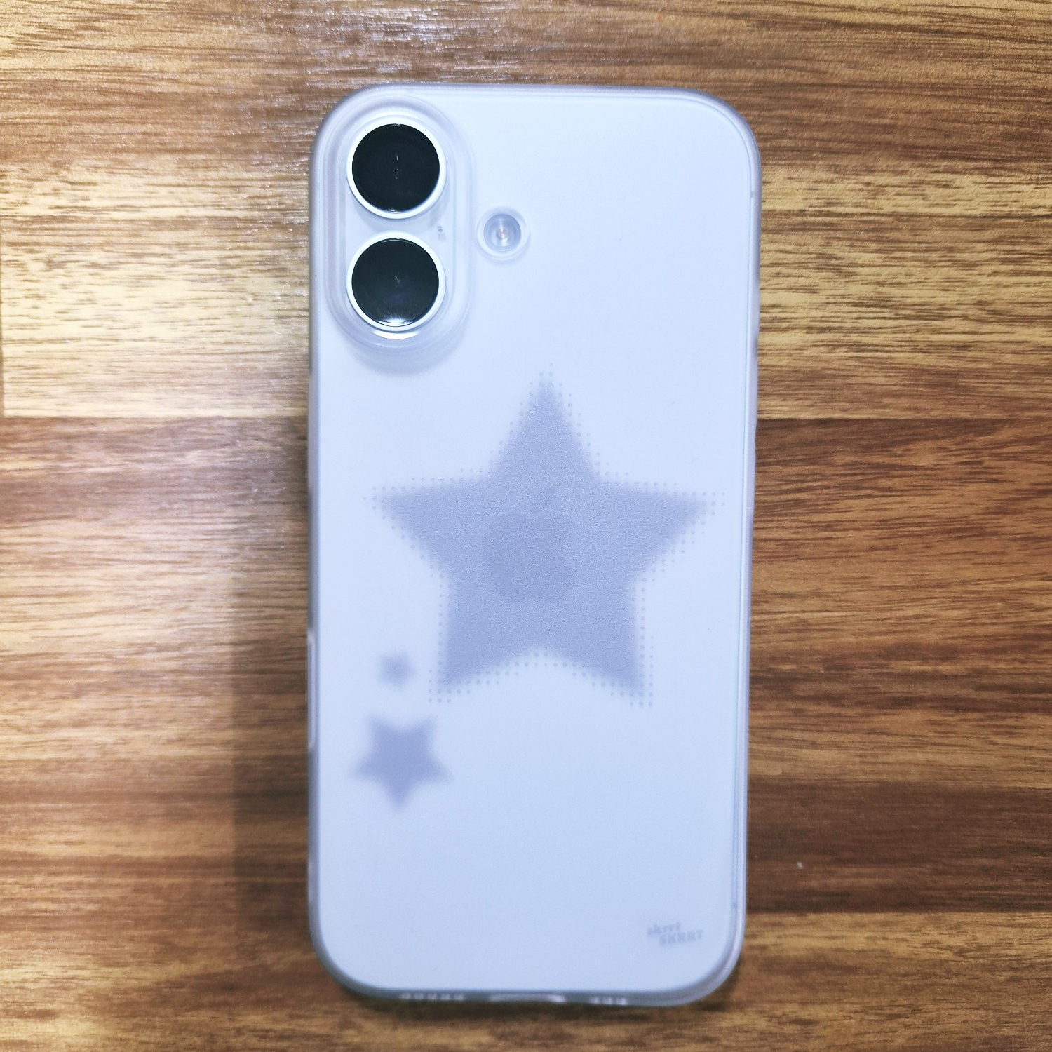 NINETEENFRIDAY Gray Mood Matte Case - Gray Star 착용 스타일
