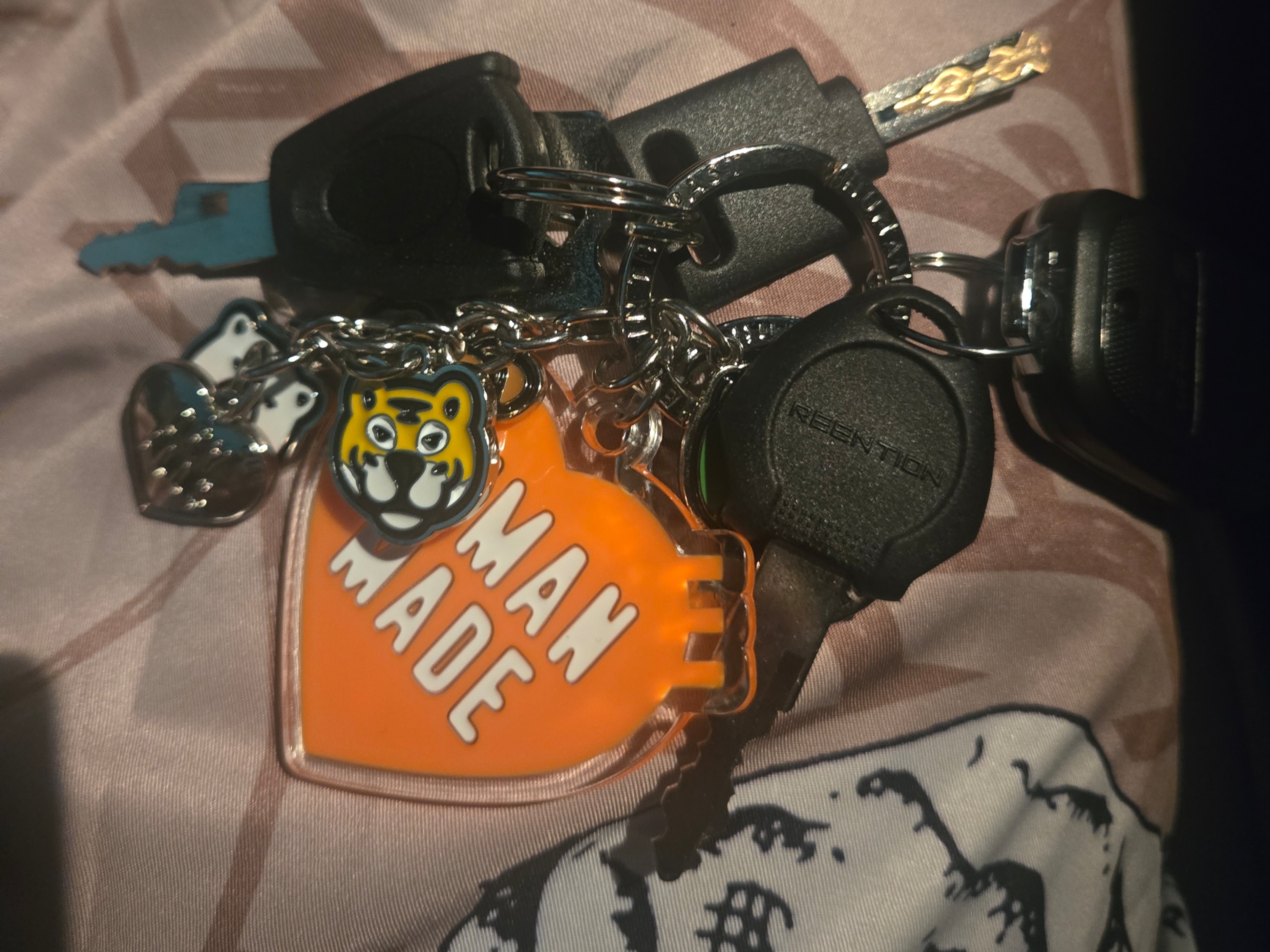 Human Made Animal Keyring Silver 착용 스타일