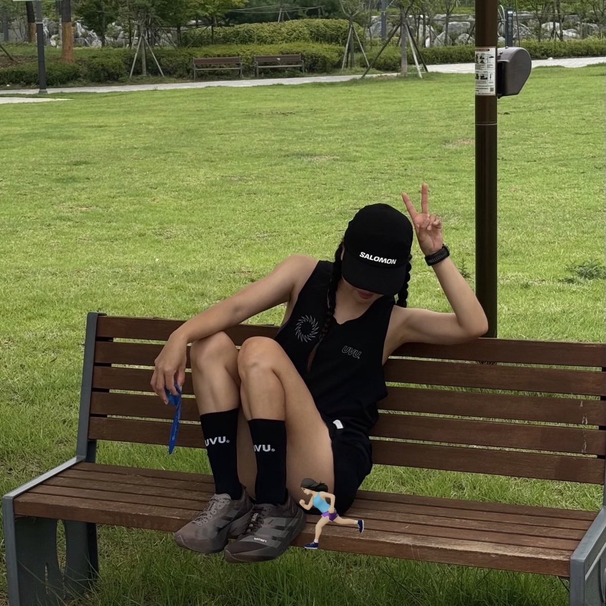 UVU Running Vest Black, UVU Split Shorts Black 착용 스타일 - 2