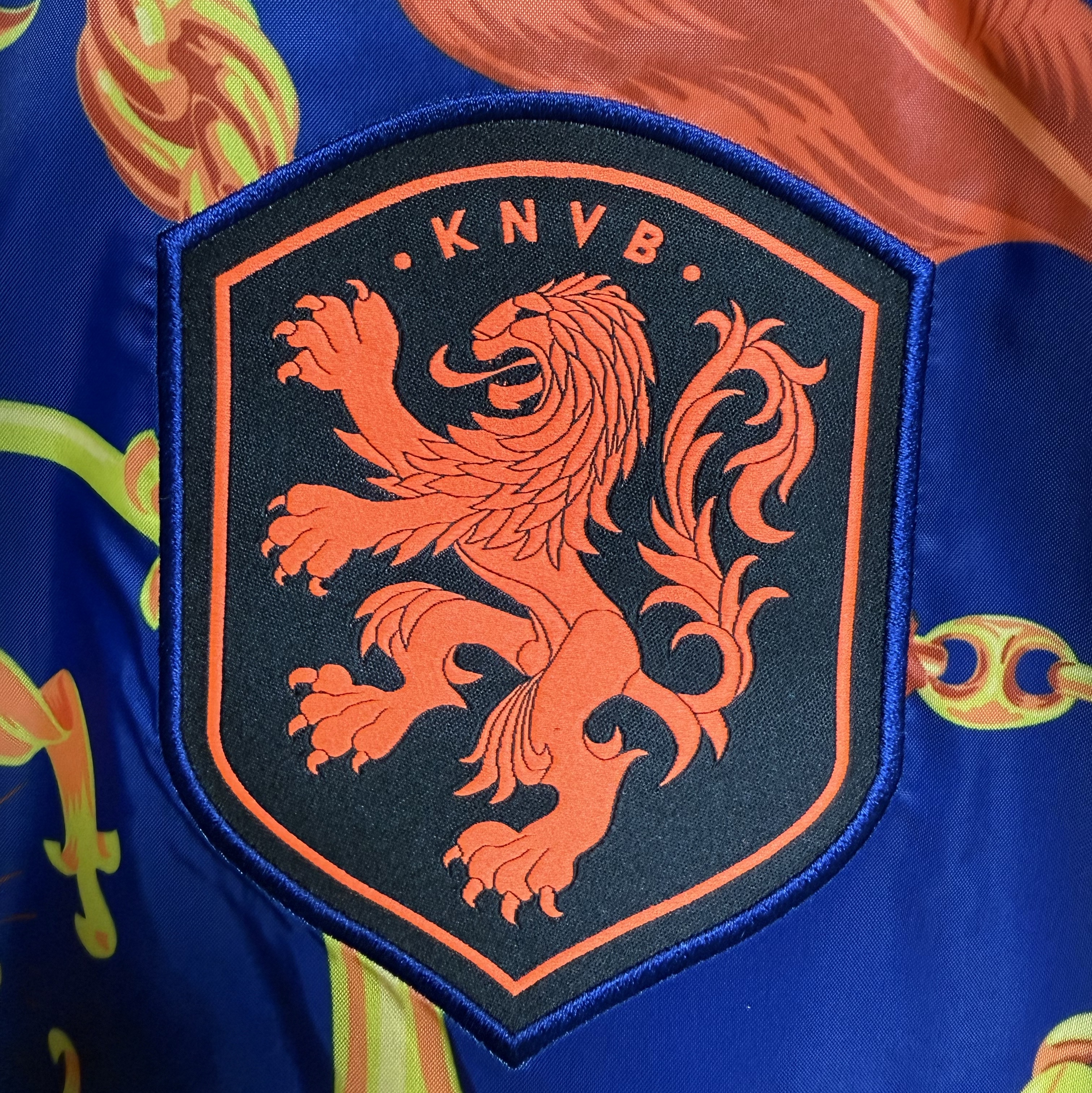Nike x Patta Netherlands Anthem Jacket Deep Royal Blue White (IH1617-455), Nike x Slawn Nigeria Soccer Anthem Jacket Black (IH1626-010) 착용 스타일 - 3