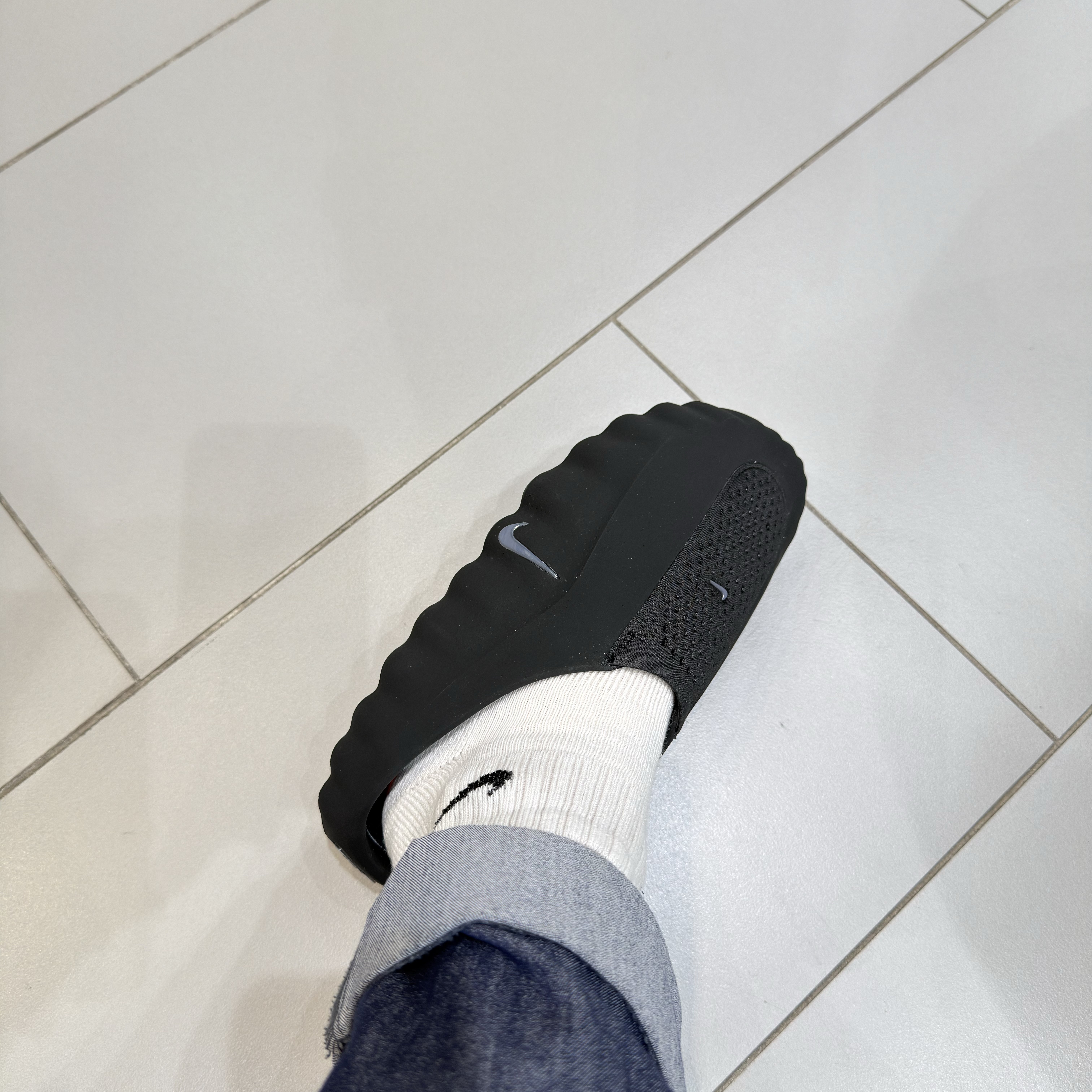 Nike Mind 001 Black Chrome 착용 스타일 - 3