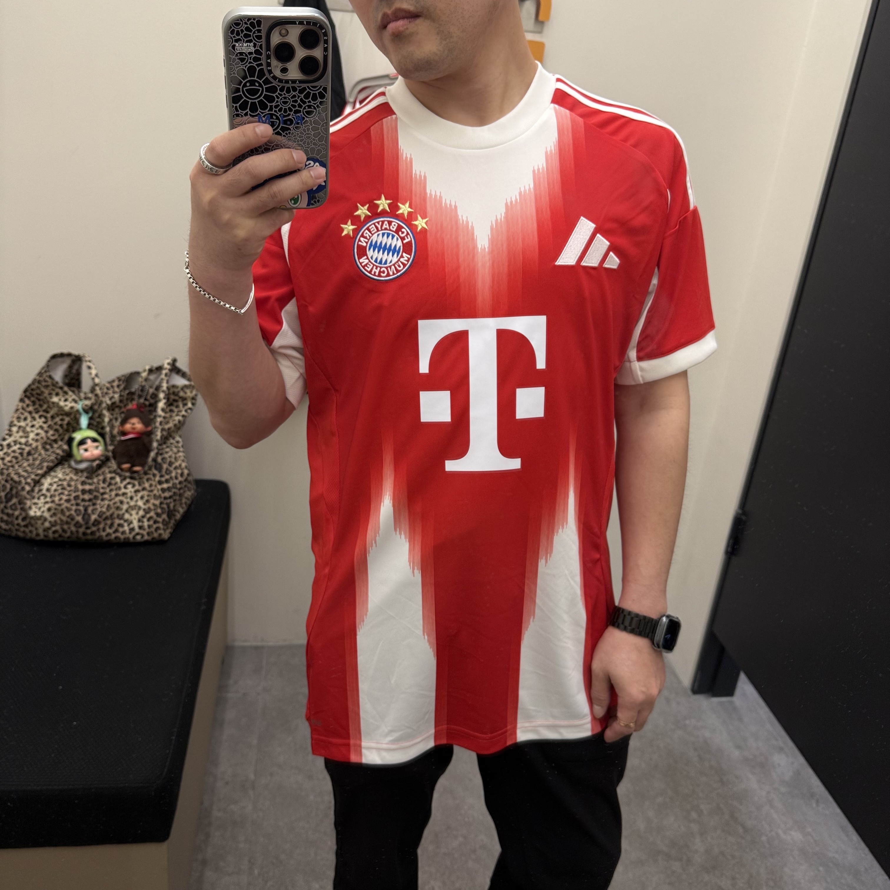 Adidas FC Bayern Munchen 2025/26 Home Jersey Red - KR Sizing (Non Marking Ver.) 착용 스타일 - 2