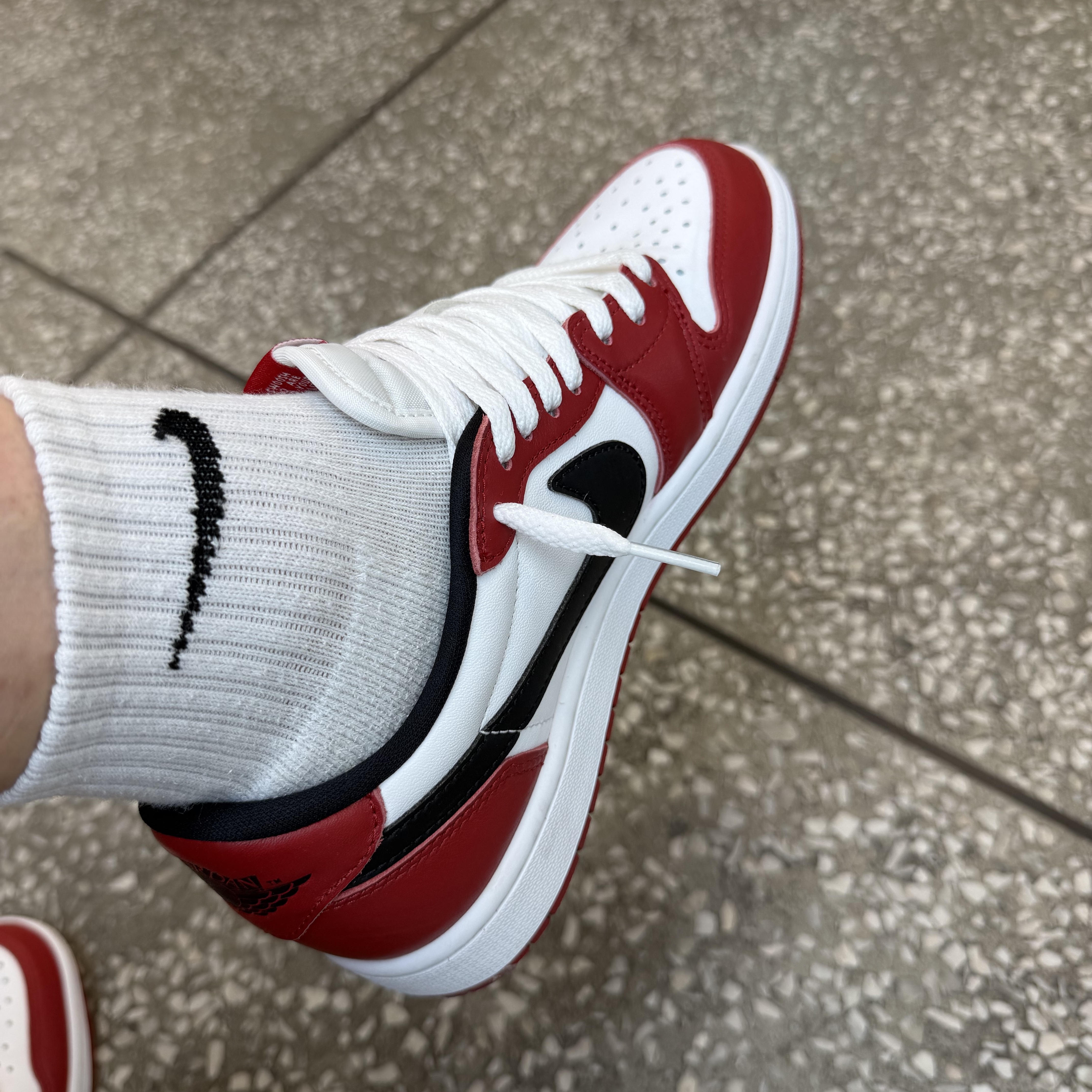 Jordan 1 Retro Low OG Chicago 착용 스타일