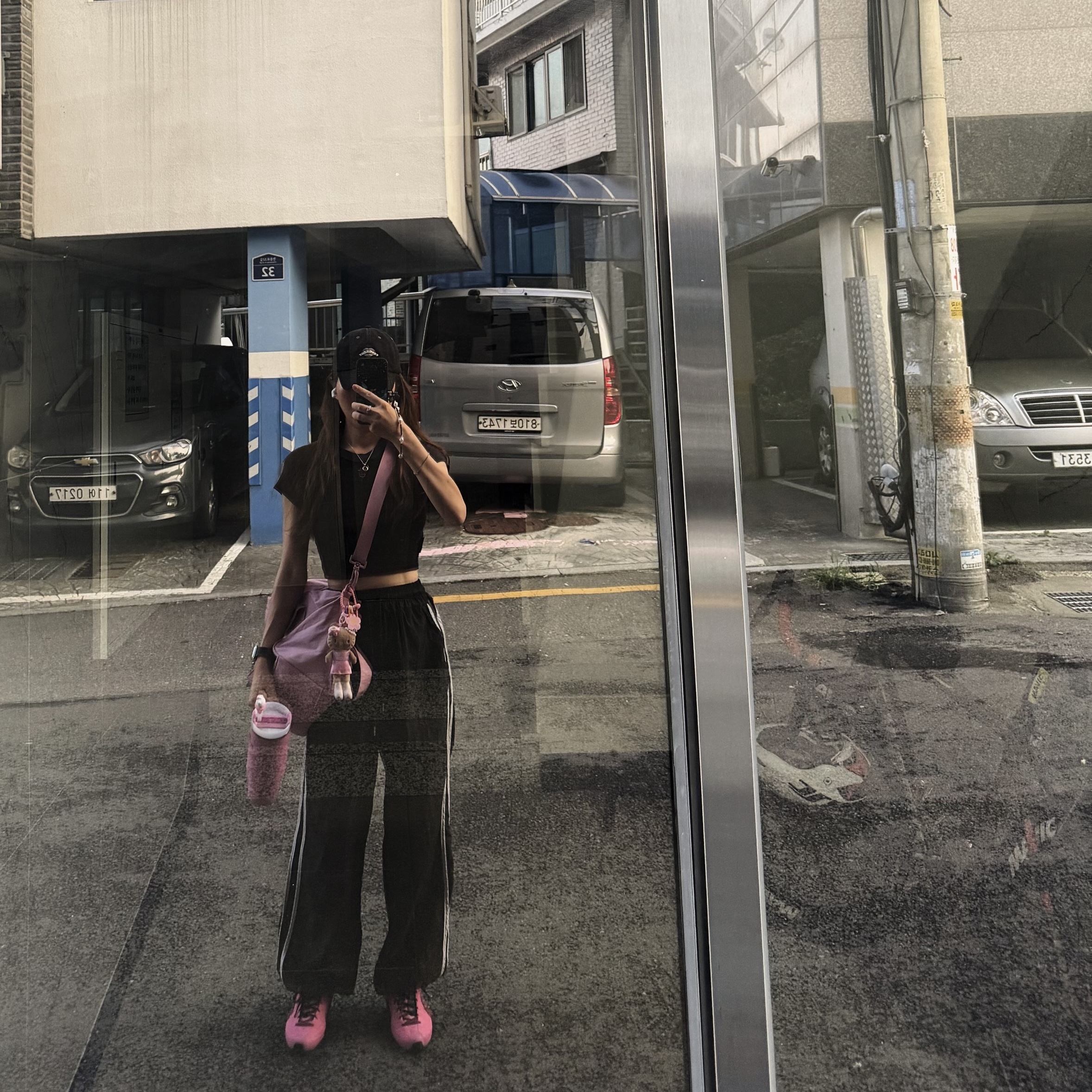 (W) Nike Shox Z Pinksicle Black, Nike Gym Club Duffle Bag 24L Elemental Pink White 착용 스타일 - 2