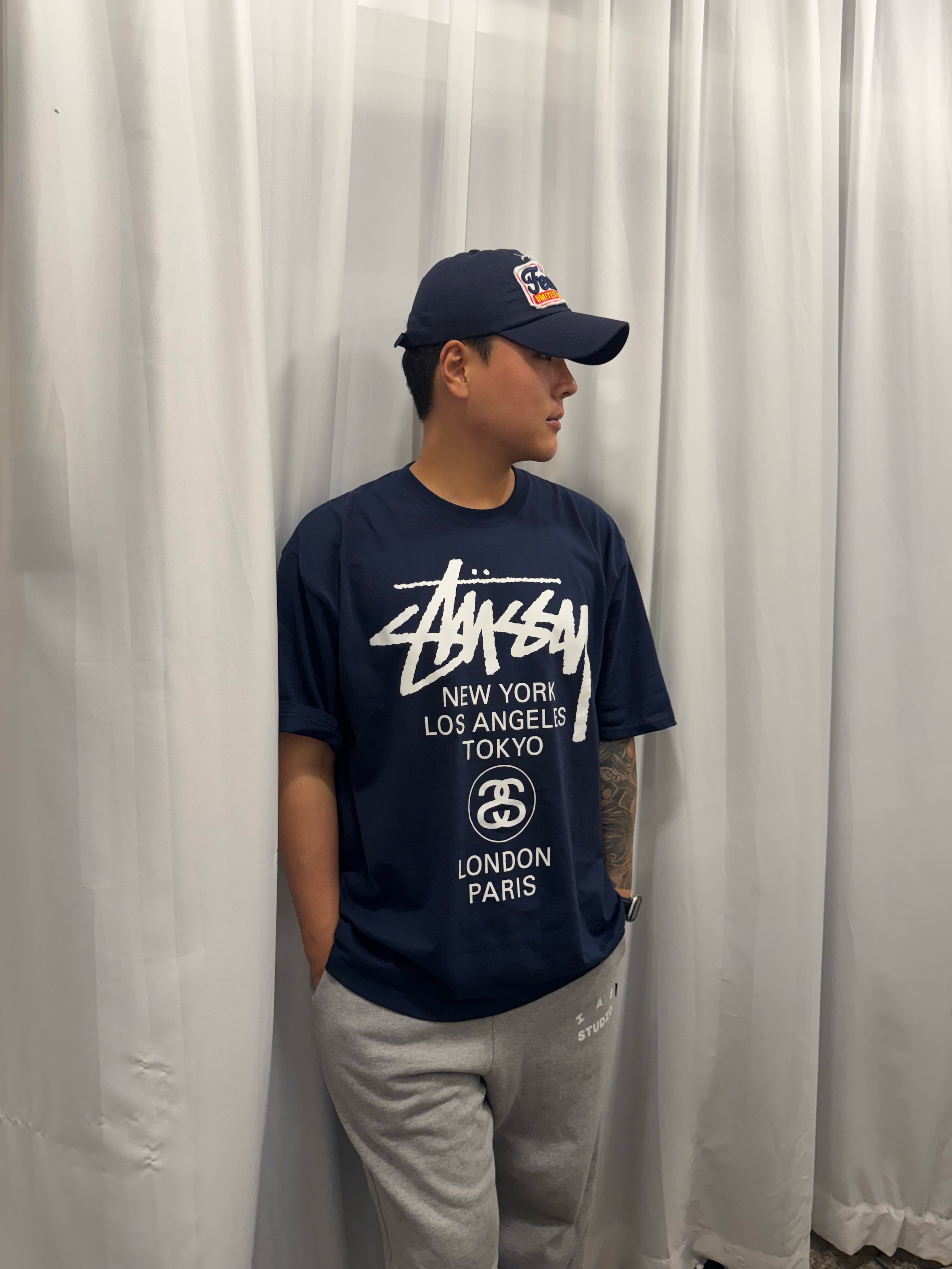 Stussy World Tour T-Shirt Navy 2024,2025, Asics Gel-Venture 6 SPS Glacier Grey 착용 스타일 - 6
