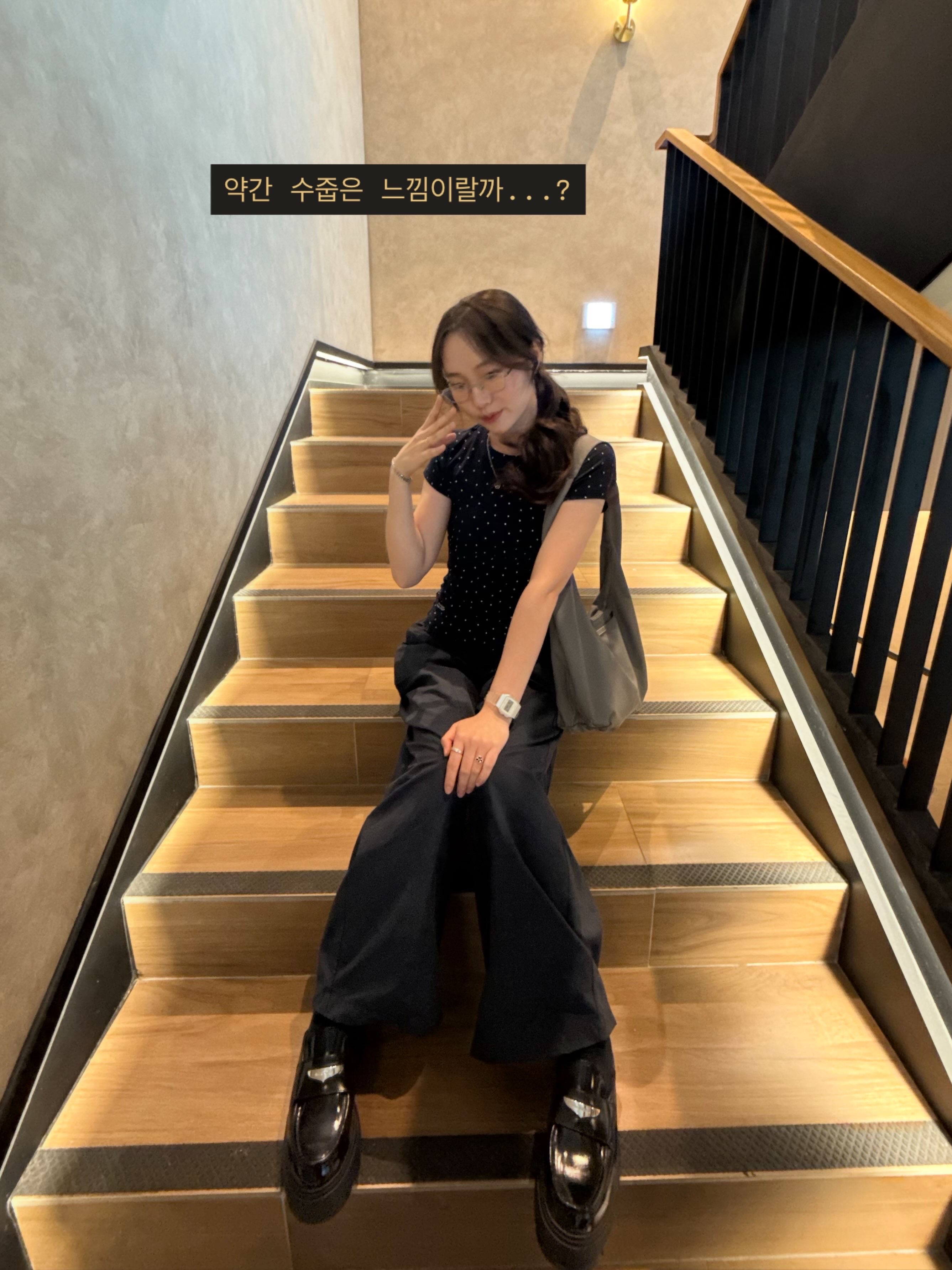 (W) Jordan Mule Black Metallic Silver 착용 스타일 - 3