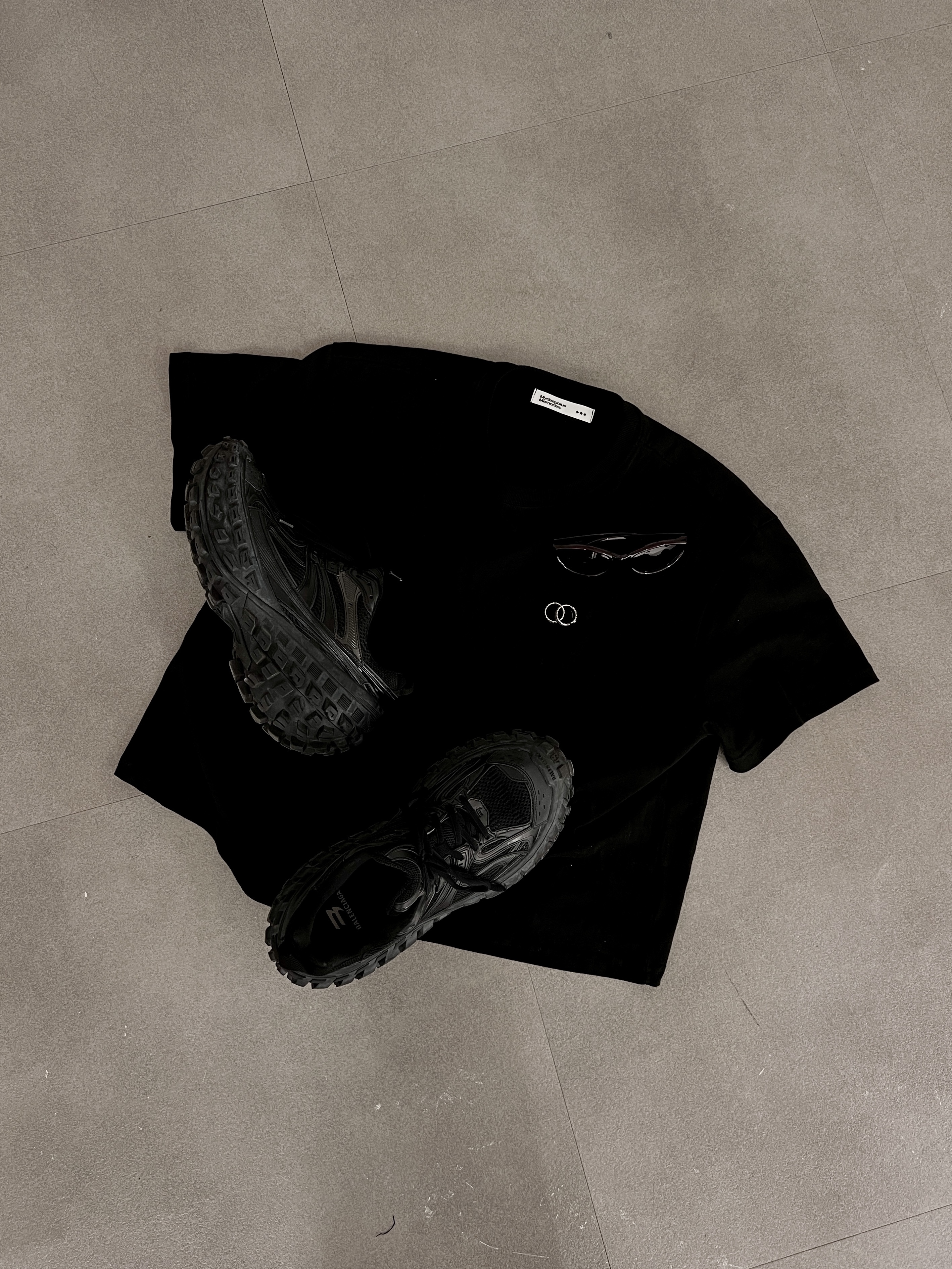 Balenciaga Defender Sneakers Black 착용 스타일 - 8