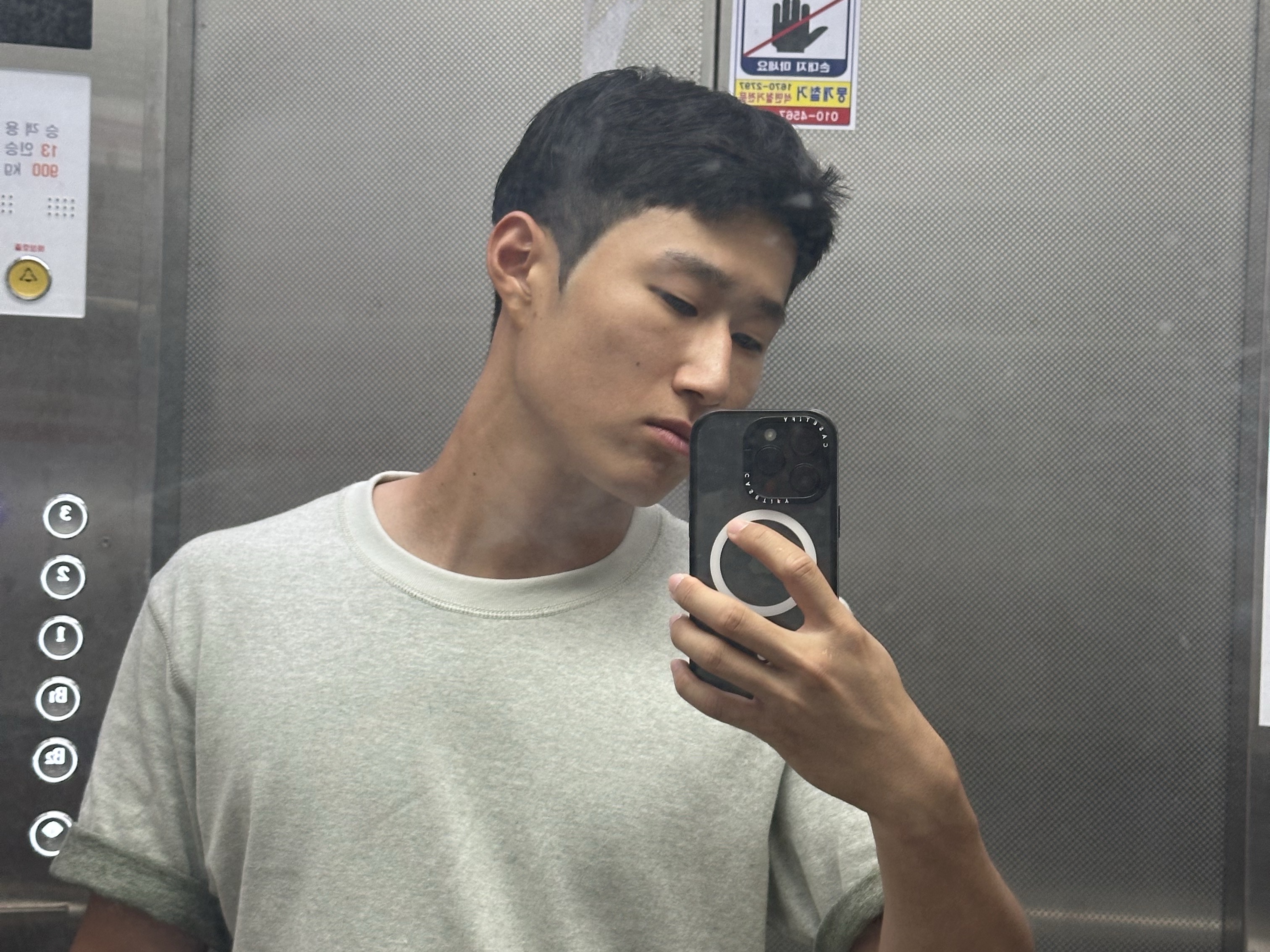[A등급] Refurbished Apple iPhone 14 Pro 128GB 착용 스타일