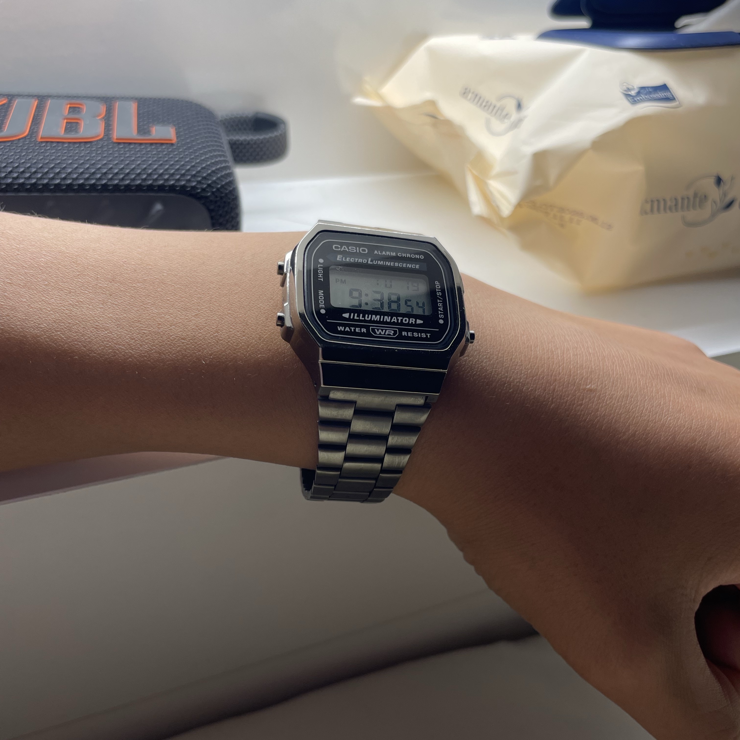 Casio A168WGG-1A 착용 스타일
