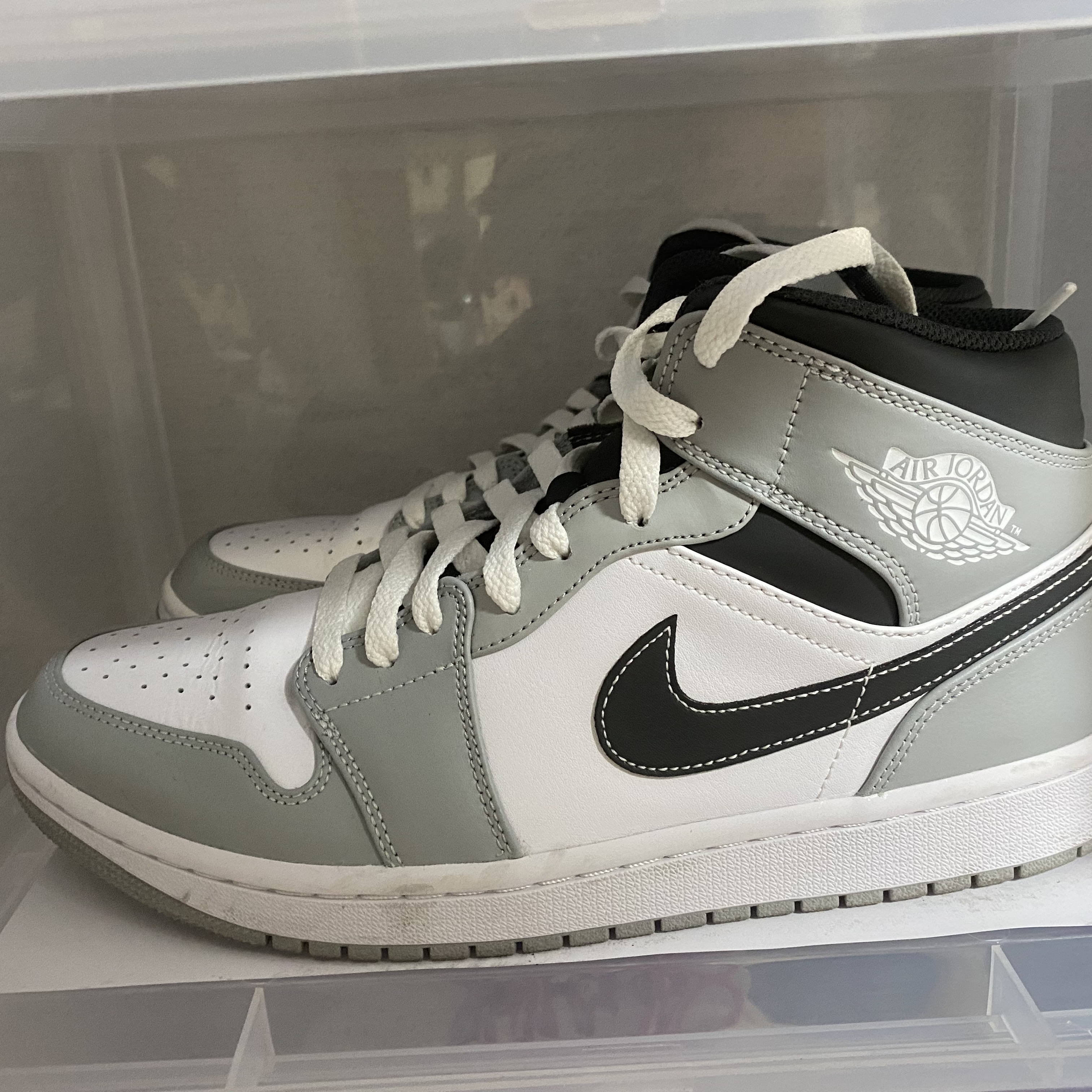 Jordan 1 Mid Light Smoke Grey Anthracite 착용 스타일